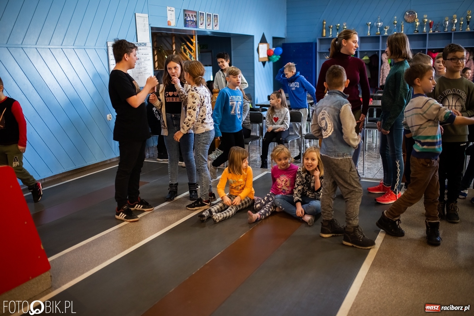 Zdjęcie w galerii na portalu naszraciborz.pl: Kręgielnia pełna zabawy. Zawody przy Zamkowej [FOTO] wiadomości z regionu