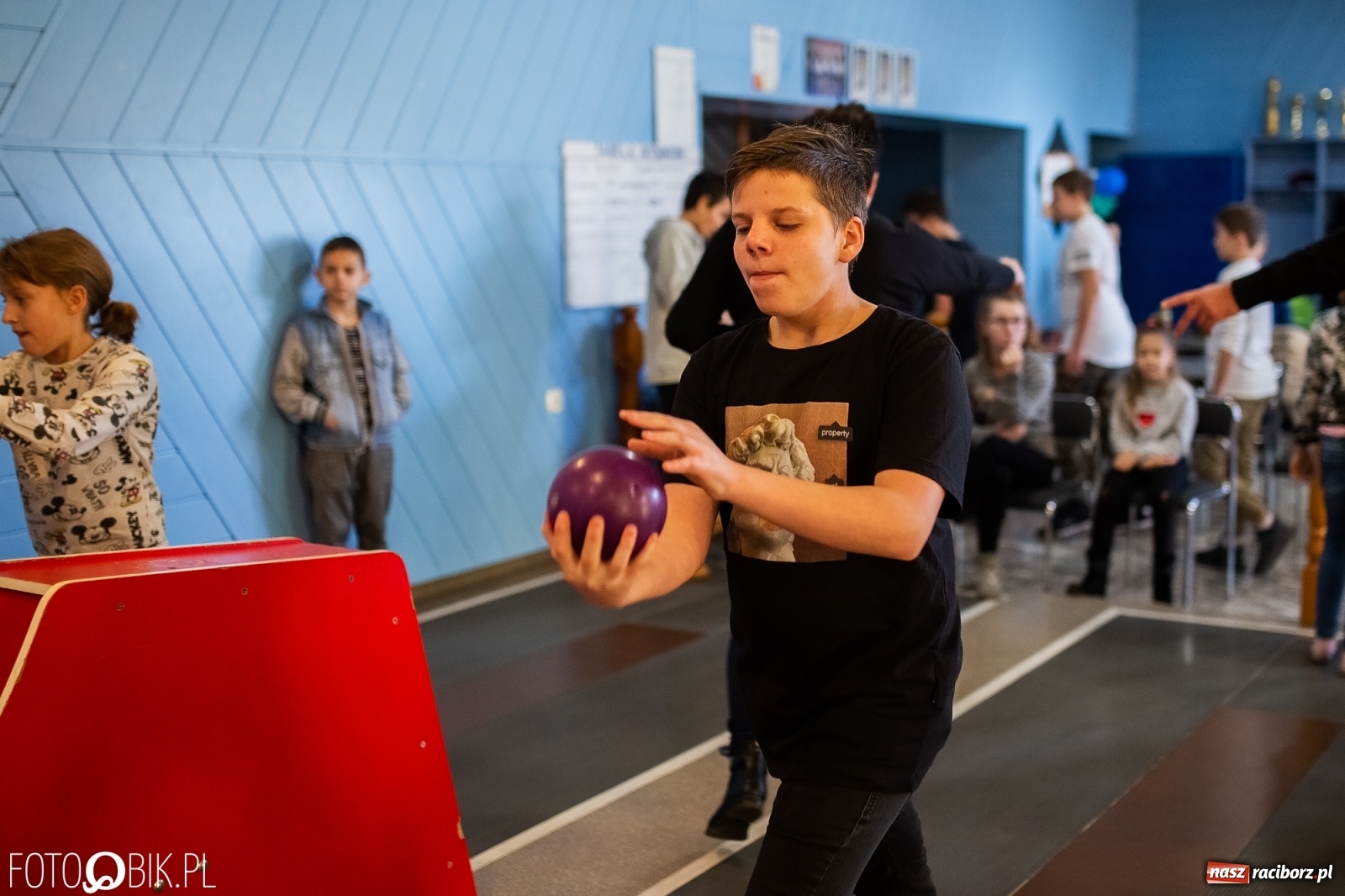Zdjęcie w galerii na portalu naszraciborz.pl: Kręgielnia pełna zabawy. Zawody przy Zamkowej [FOTO] wiadomości z regionu