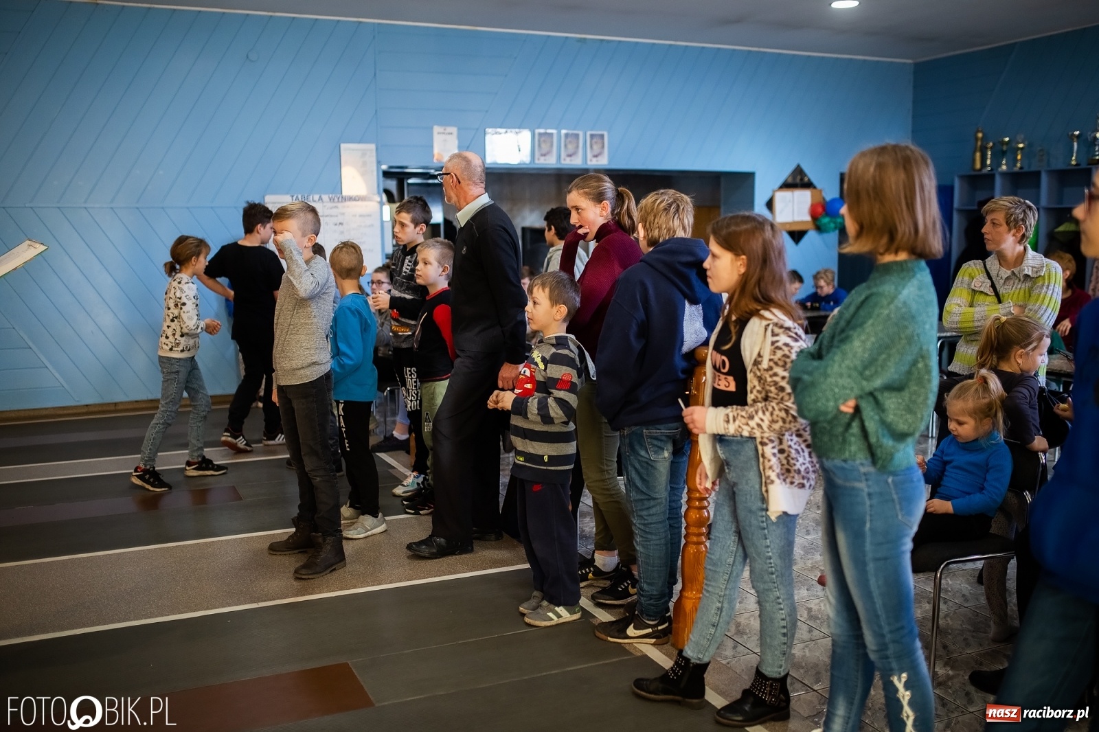 Zdjęcie w galerii na portalu naszraciborz.pl: Kręgielnia pełna zabawy. Zawody przy Zamkowej [FOTO] wiadomości z regionu