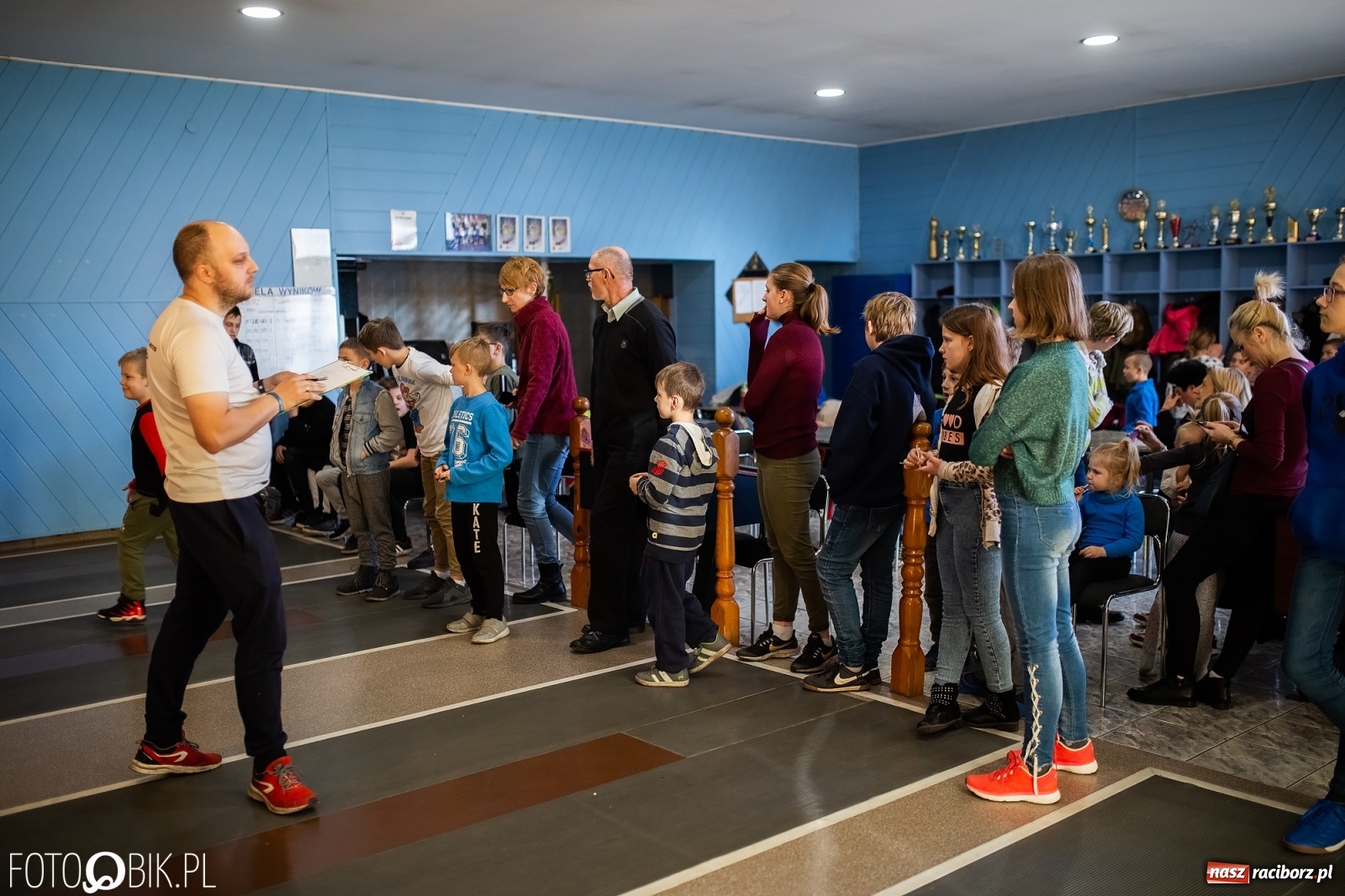 Zdjęcie w galerii na portalu naszraciborz.pl: Kręgielnia pełna zabawy. Zawody przy Zamkowej [FOTO] wiadomości z regionu