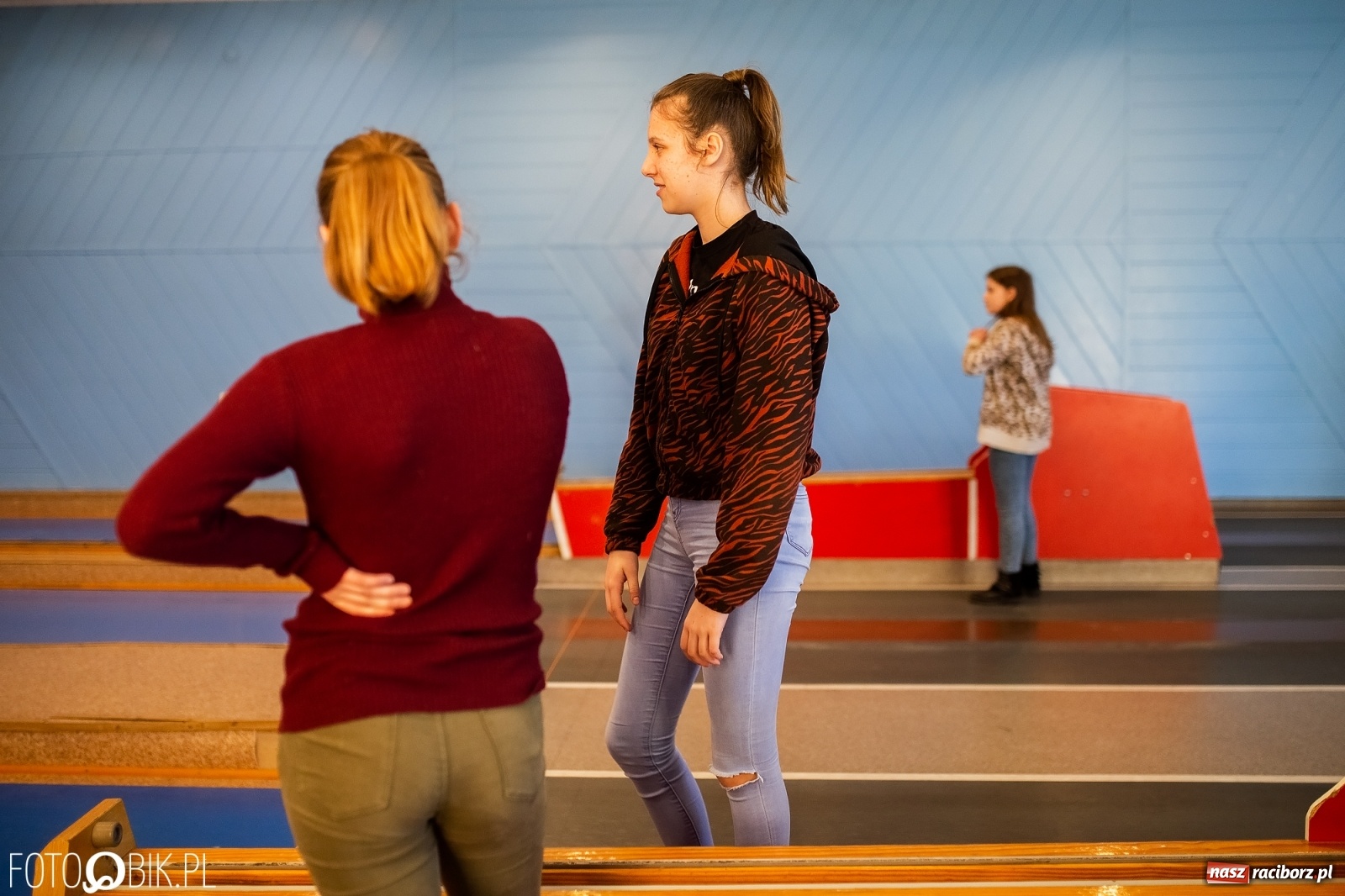 Zdjęcie w galerii na portalu naszraciborz.pl: Kręgielnia pełna zabawy. Zawody przy Zamkowej [FOTO] wiadomości z regionu