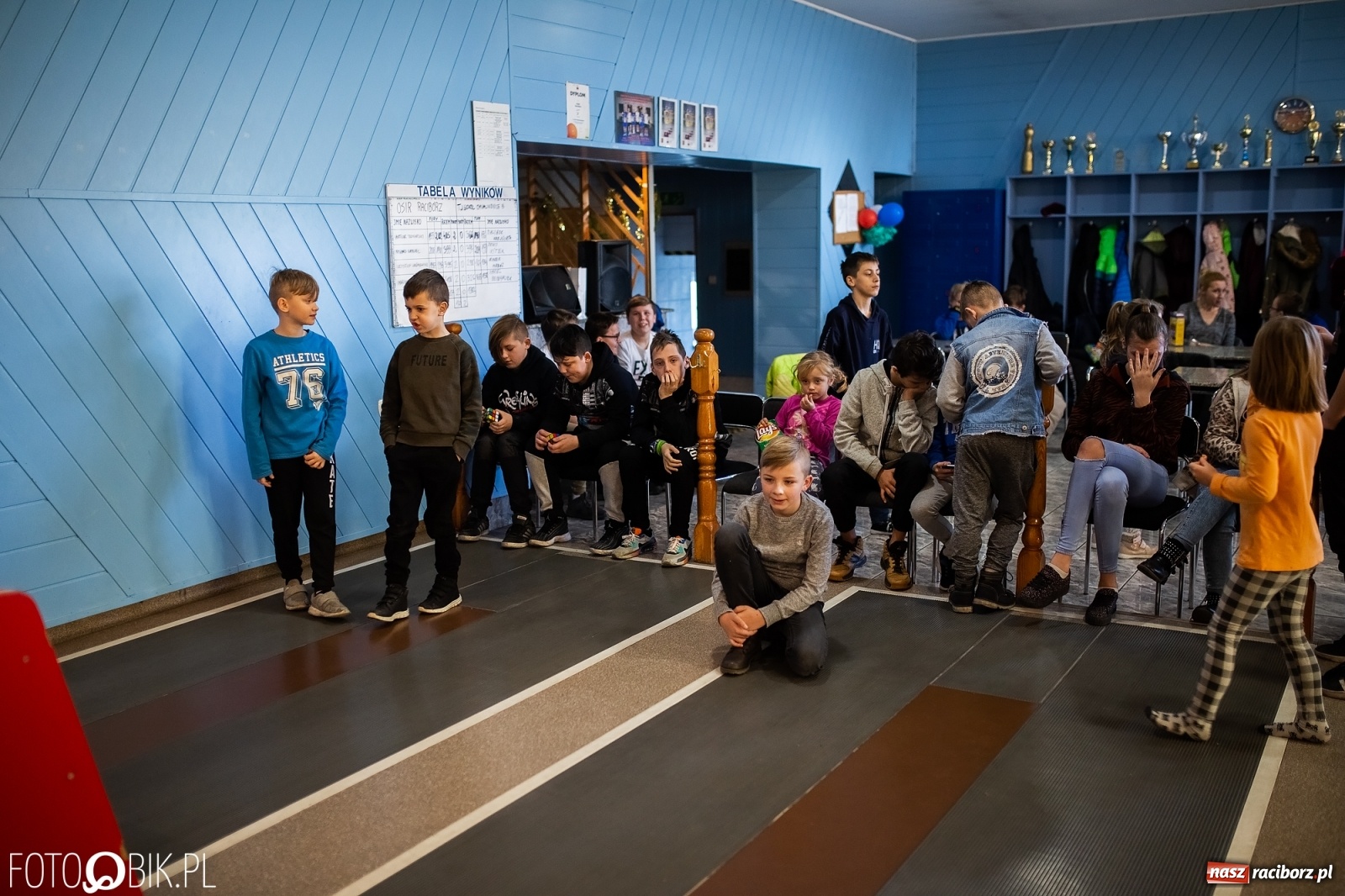 Zdjęcie w galerii na portalu naszraciborz.pl: Kręgielnia pełna zabawy. Zawody przy Zamkowej [FOTO] wiadomości z regionu