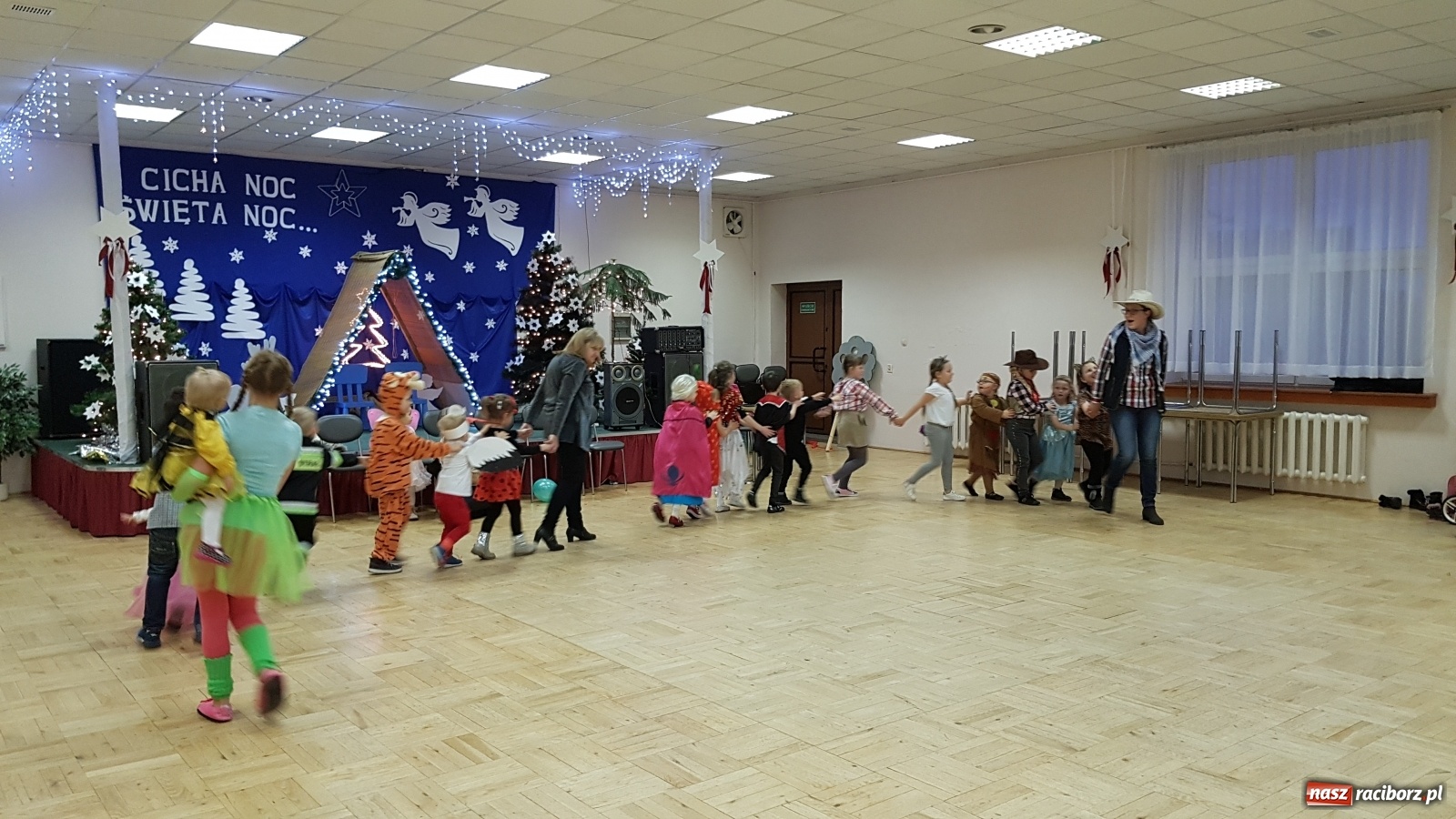 Zdjęcie w galerii na portalu naszraciborz.pl: Dziecięcy bal przebierańców w Bojanowie wiadomości z regionu