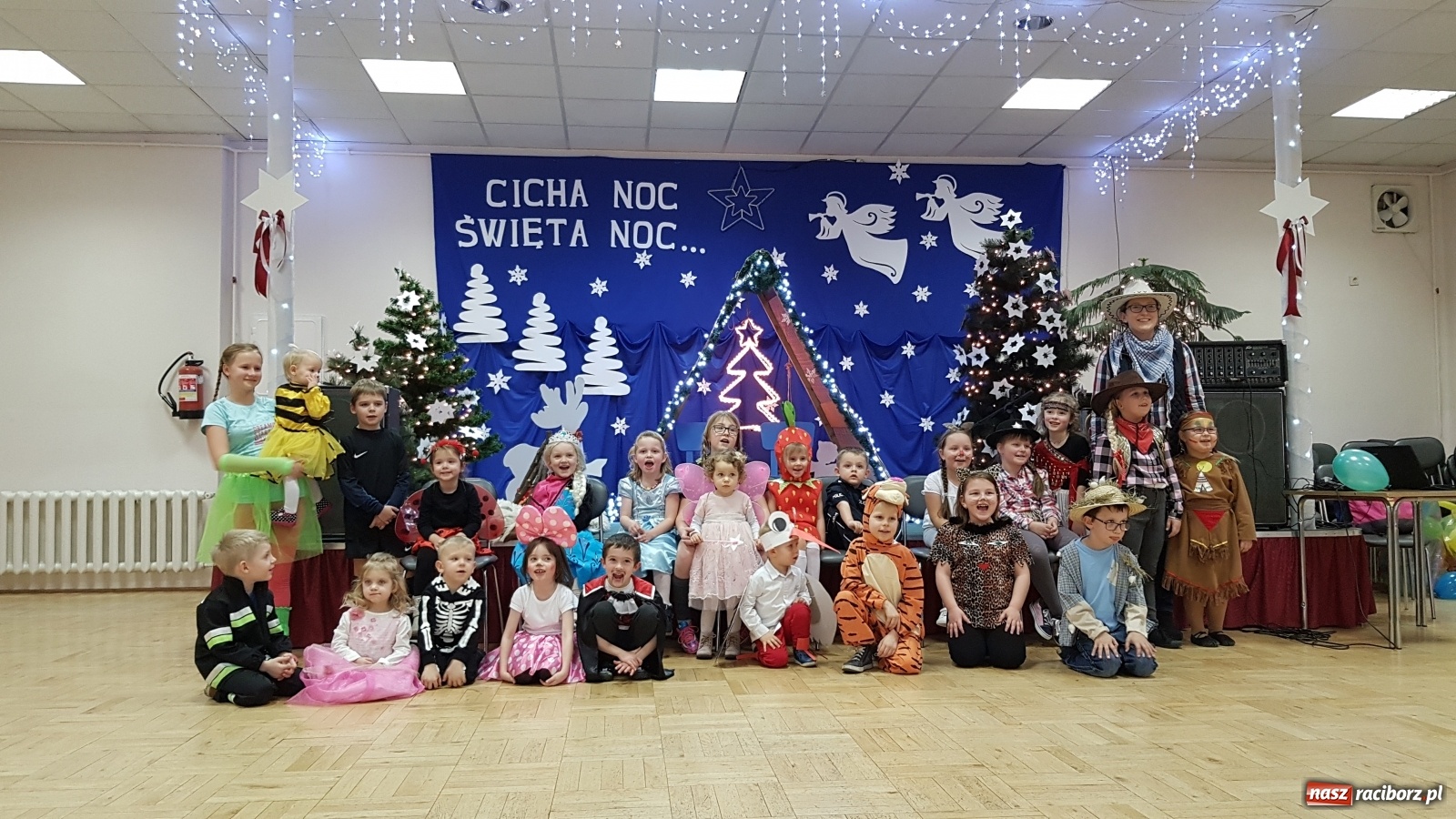 Zdjęcie w galerii na portalu naszraciborz.pl: Dziecięcy bal przebierańców w Bojanowie wiadomości z regionu