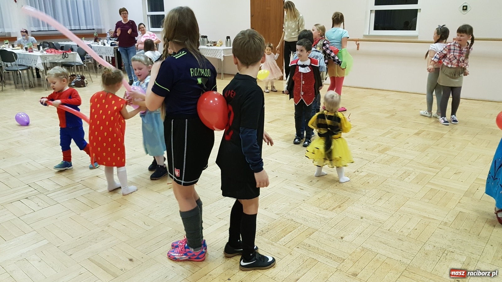 Zdjęcie w galerii na portalu naszraciborz.pl: Dziecięcy bal przebierańców w Bojanowie wiadomości z regionu