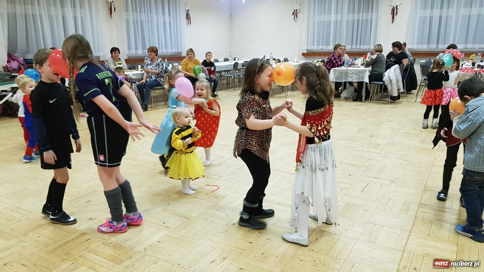 Zdjęcie w galerii na portalu naszraciborz.pl: Dziecięcy bal przebierańców w Bojanowie wiadomości z regionu