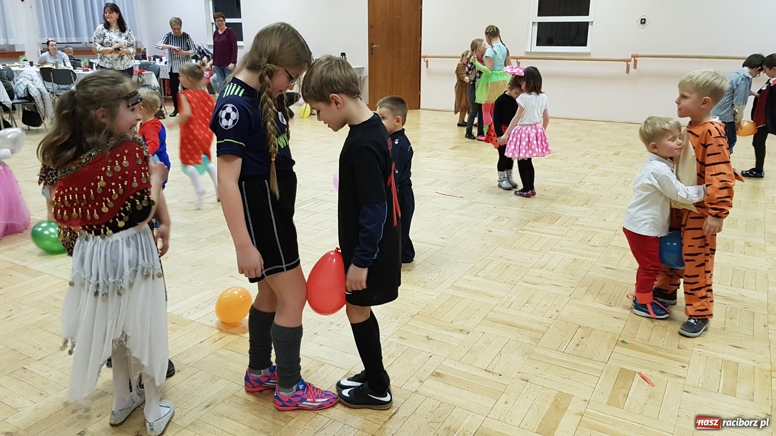Zdjęcie w galerii na portalu naszraciborz.pl: Dziecięcy bal przebierańców w Bojanowie wiadomości z regionu