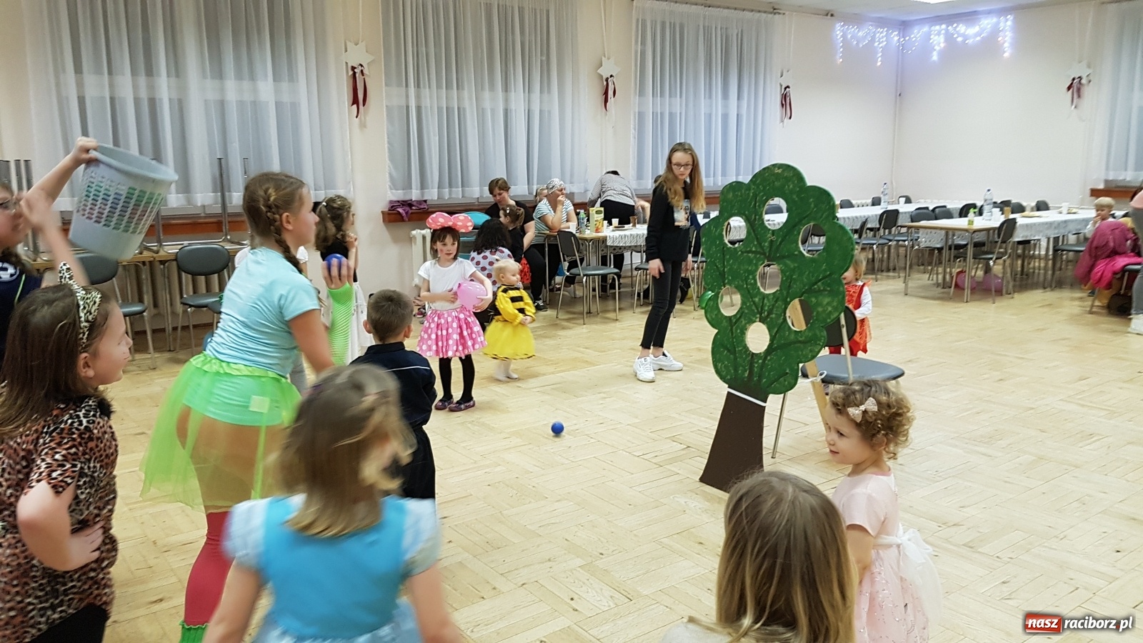 Zdjęcie w galerii na portalu naszraciborz.pl: Dziecięcy bal przebierańców w Bojanowie wiadomości z regionu
