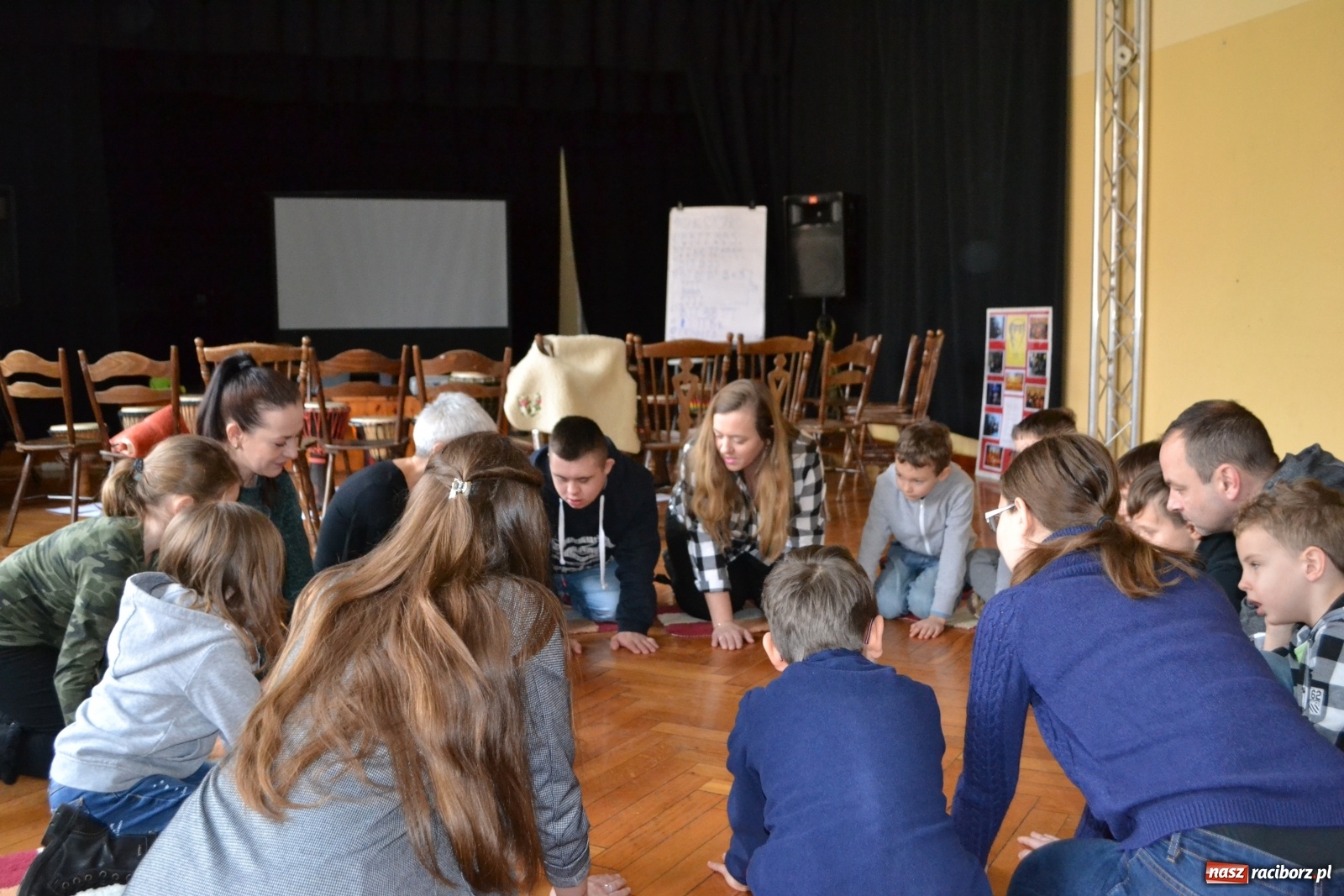 Zdjęcie w galerii na portalu naszraciborz.pl: Warsztaty bębniarskie w RCK wiadomości z regionu