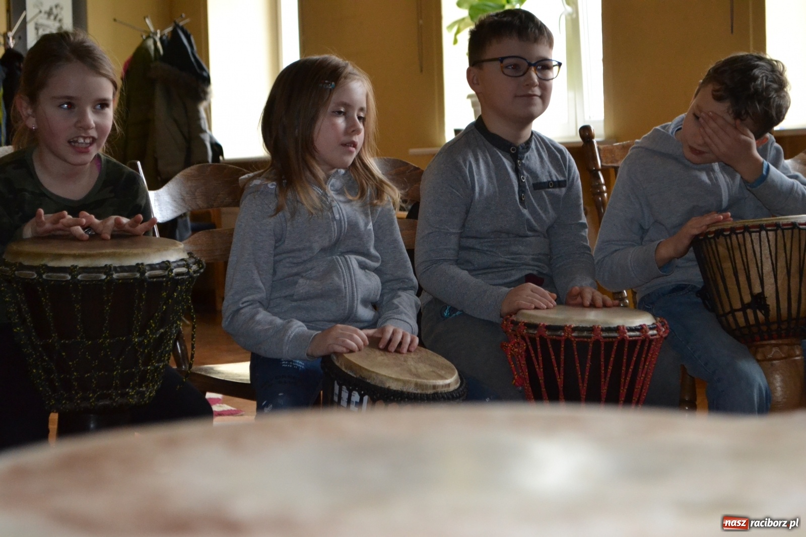 Zdjęcie w galerii na portalu naszraciborz.pl: Warsztaty bębniarskie w RCK wiadomości z regionu