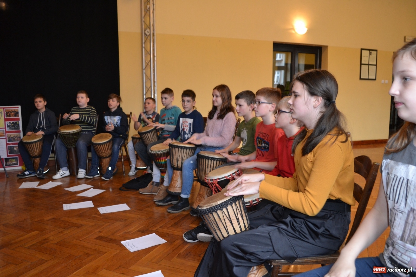 Zdjęcie w galerii na portalu naszraciborz.pl: Warsztaty bębniarskie w RCK wiadomości z regionu