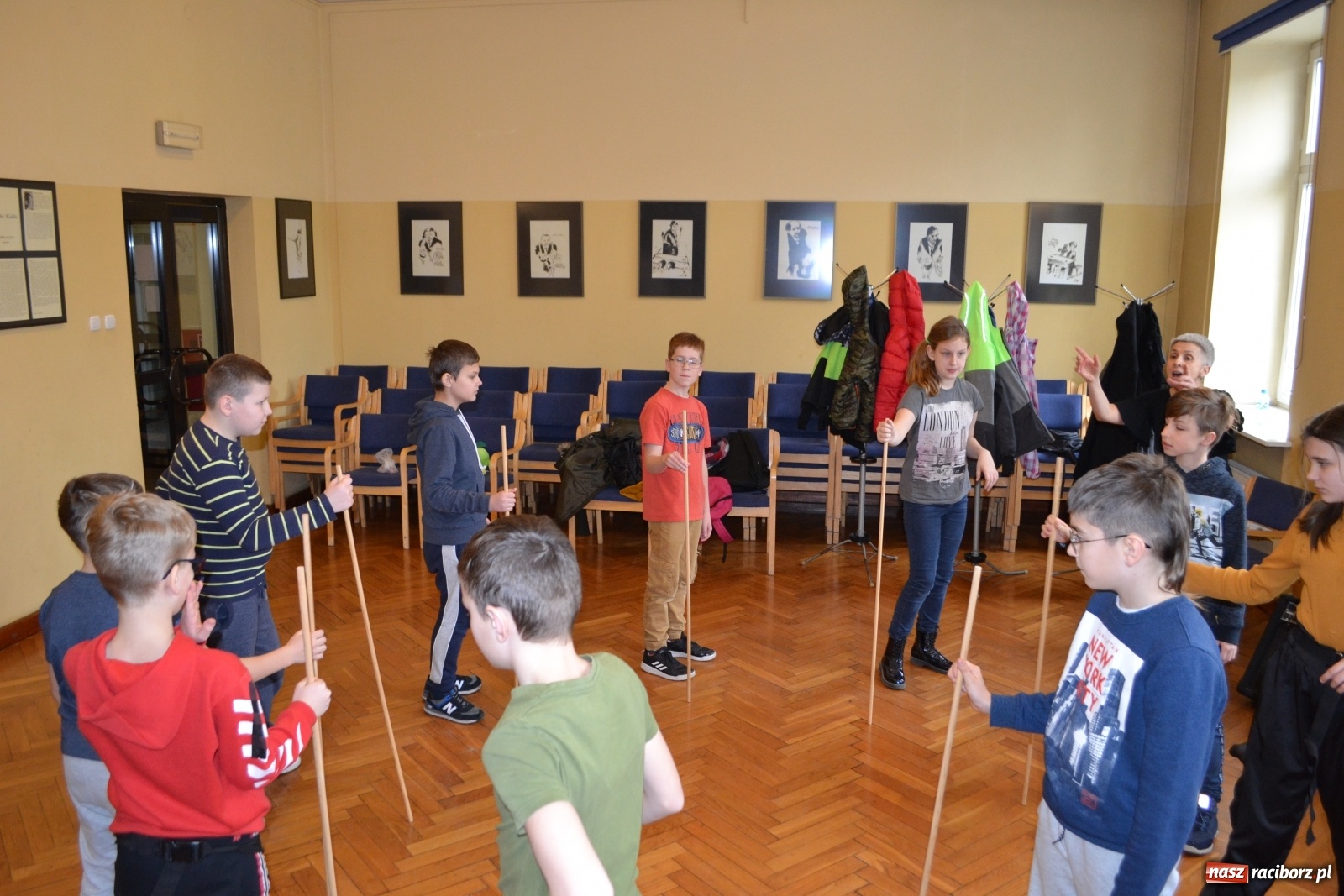 Zdjęcie w galerii na portalu naszraciborz.pl: Warsztaty bębniarskie w RCK wiadomości z regionu