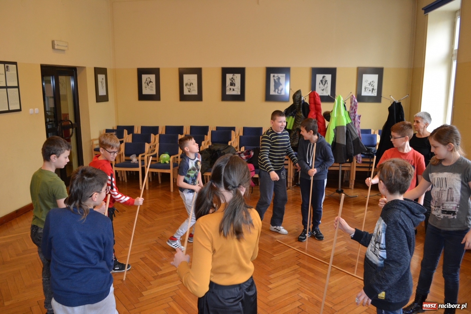 Zdjęcie w galerii na portalu naszraciborz.pl: Warsztaty bębniarskie w RCK wiadomości z regionu