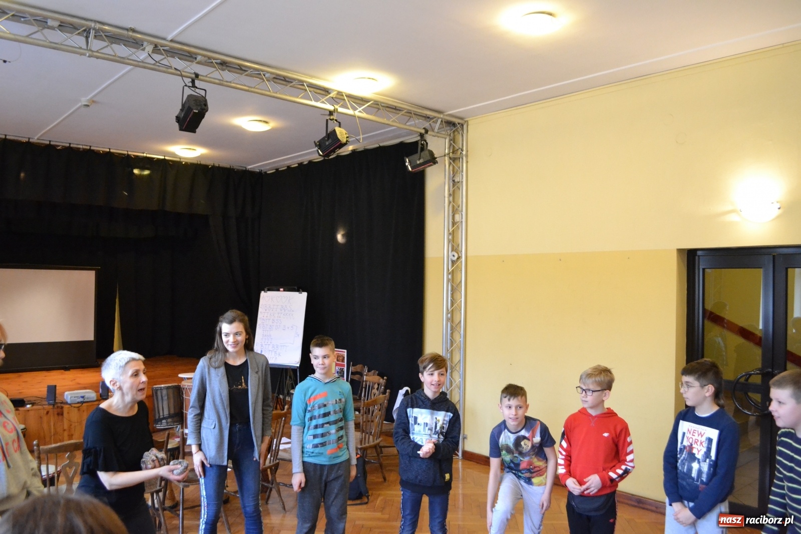 Zdjęcie w galerii na portalu naszraciborz.pl: Warsztaty bębniarskie w RCK wiadomości z regionu