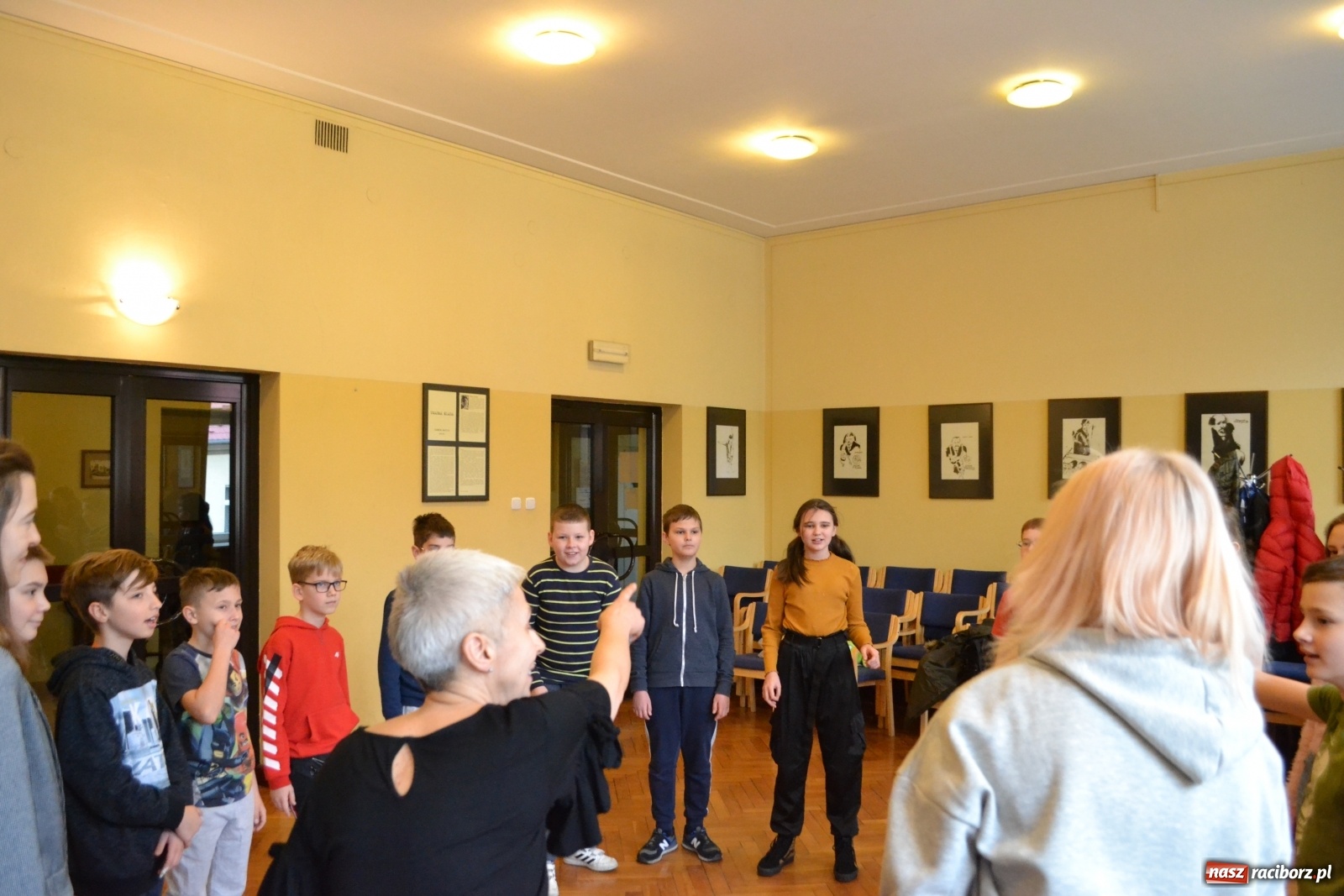 Zdjęcie w galerii na portalu naszraciborz.pl: Warsztaty bębniarskie w RCK wiadomości z regionu