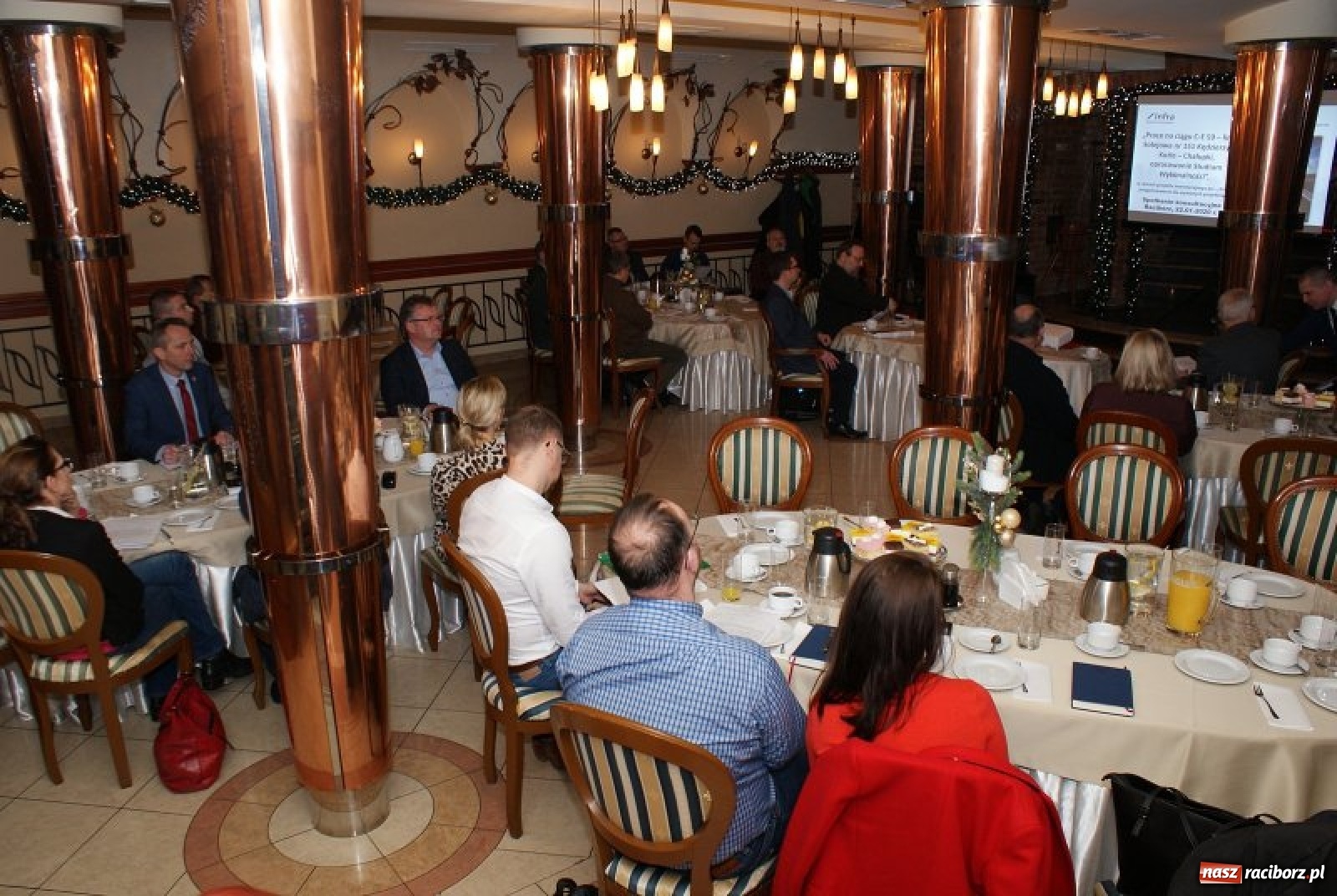 Zdjęcie w galerii na portalu naszraciborz.pl: W Raciborzu odbyły się konsultacje projektu modernizacji linii kolejowej Chałupki-Racibórz-Kędzierzyn-Koźle wiadomości z regionu