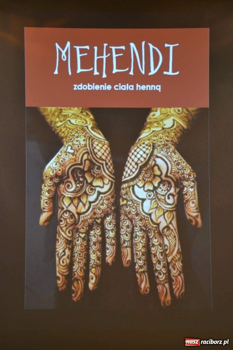 Zdjęcie w galerii na portalu naszraciborz.pl: Ferie na zamku. Na początek malowanie henną wiadomości z regionu