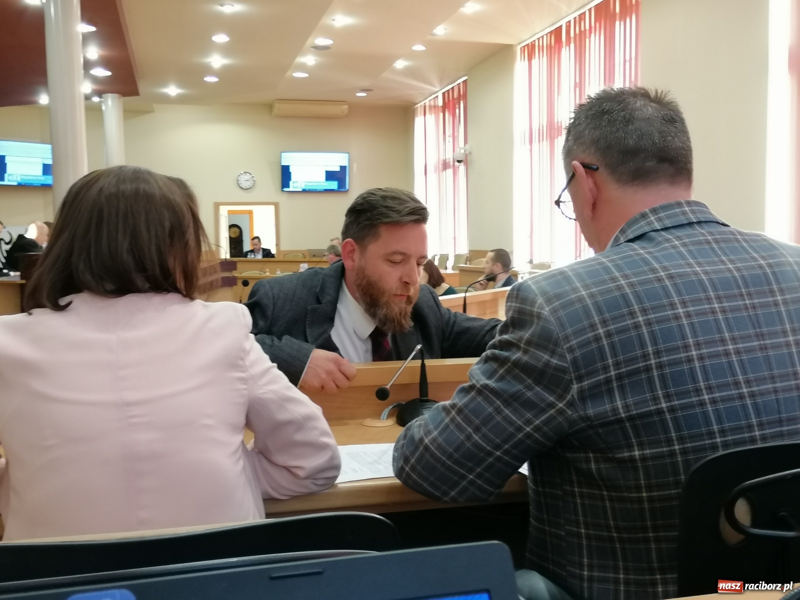 Zdjęcie w galerii na portalu naszraciborz.pl: Skok o dwa stulecia! Komisja od spraw czystego powietrza składa raport  wiadomości z regionu