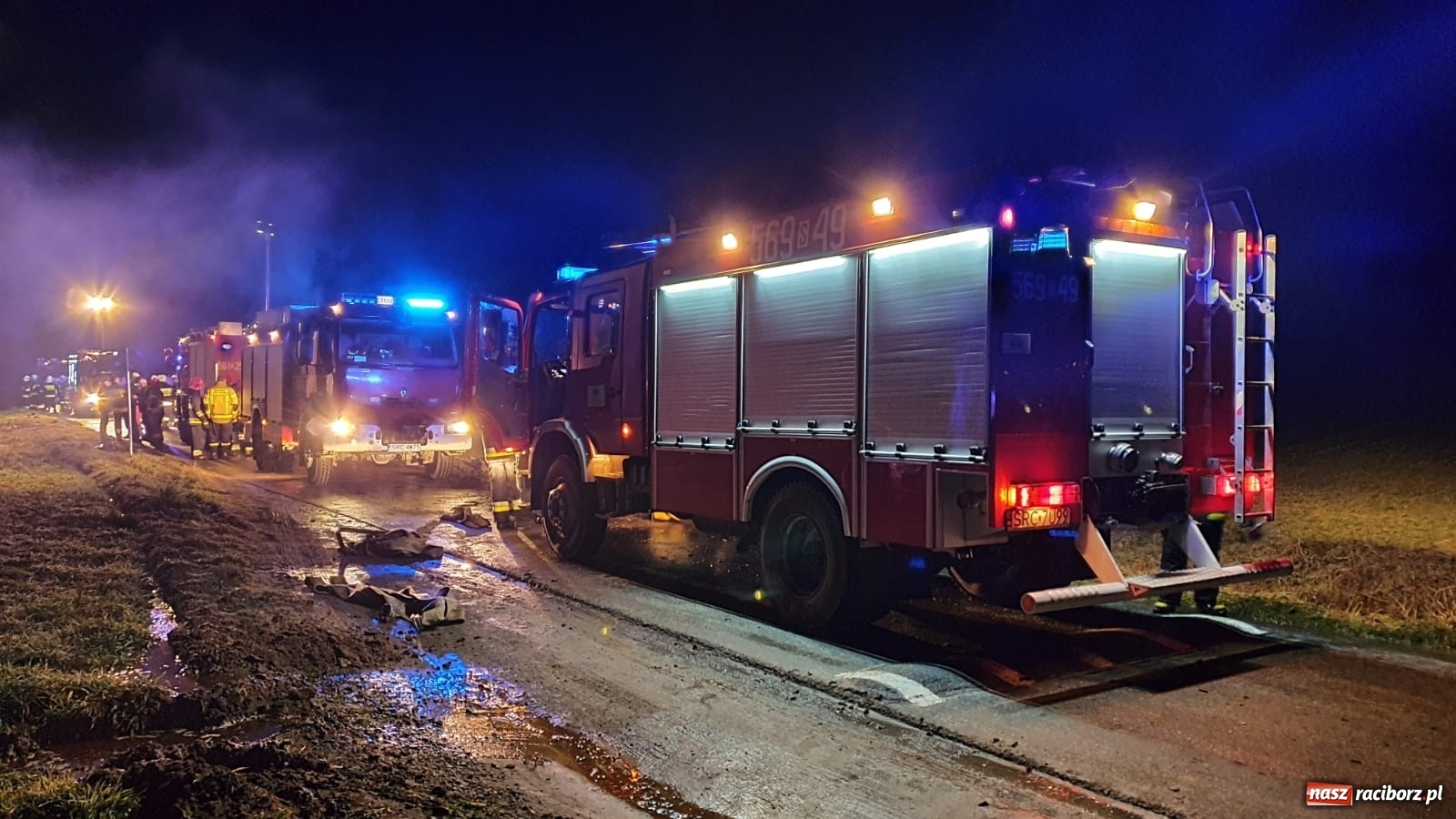 Zdjęcie w galerii na portalu naszraciborz.pl: Płonie stóg słomy przy drodze z Bolesławia na Urbanek [FOTO i WIDEO] wiadomości z regionu