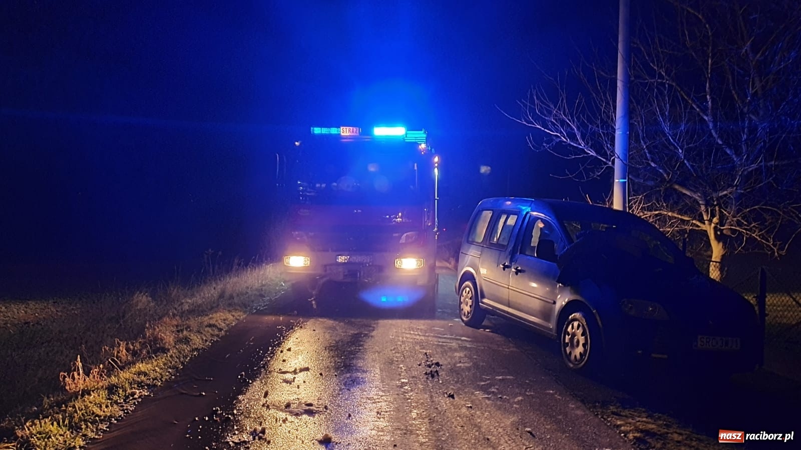 Zdjęcie w galerii na portalu naszraciborz.pl: Płonie stóg słomy przy drodze z Bolesławia na Urbanek [FOTO i WIDEO] wiadomości z regionu