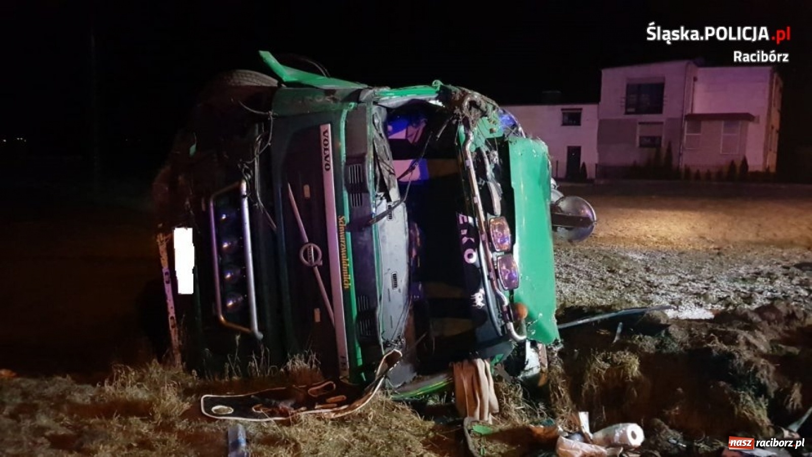 Zdjęcie w galerii na portalu naszraciborz.pl: Kierowca cysterny z mlekiem przeszarżował w Zawadzie Książęcej [FOTO] wiadomości z regionu