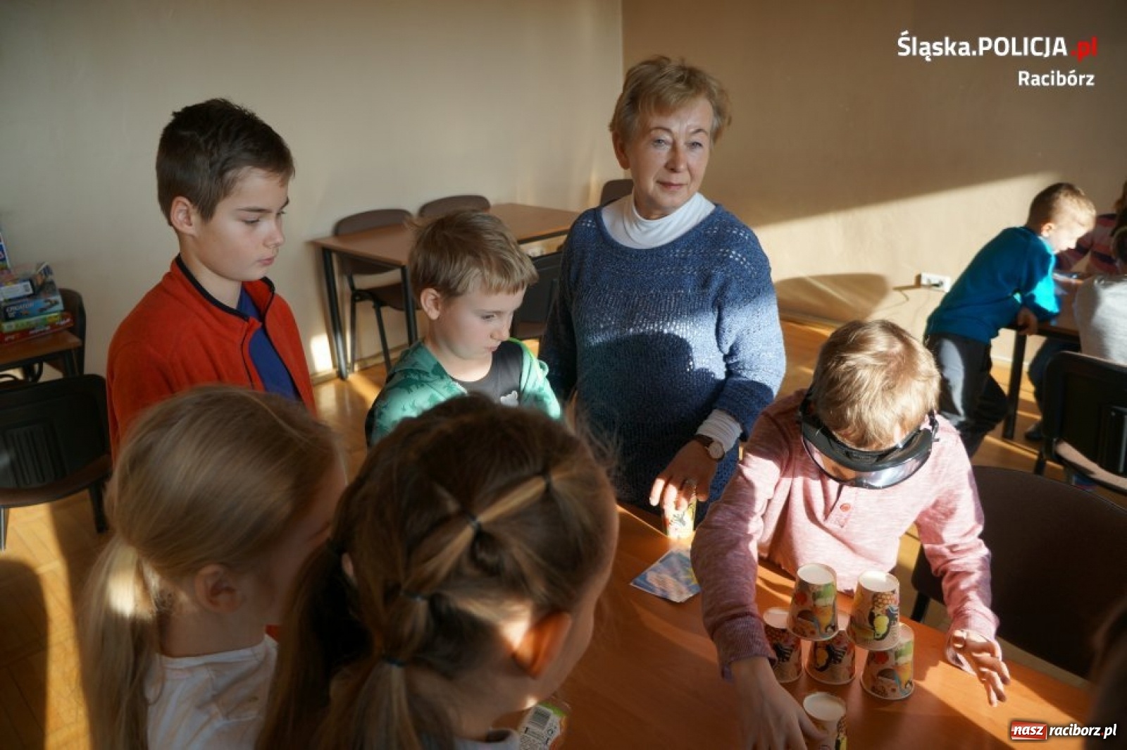 Zdjęcie w galerii na portalu naszraciborz.pl: Raciborscy policjanci i Sanepid wspólnie promują bezpieczeństwo wiadomości z regionu