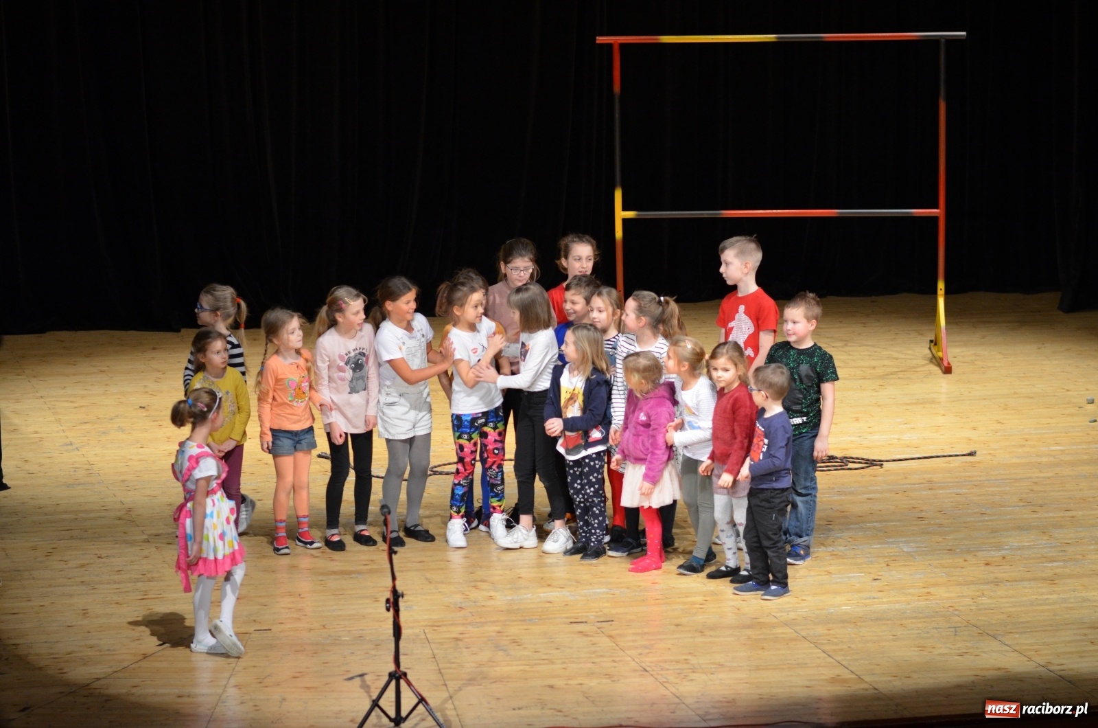 Zdjęcie w galerii na portalu naszraciborz.pl: Pięć cudownych dni zakończonych przedstawieniem  wiadomości z regionu