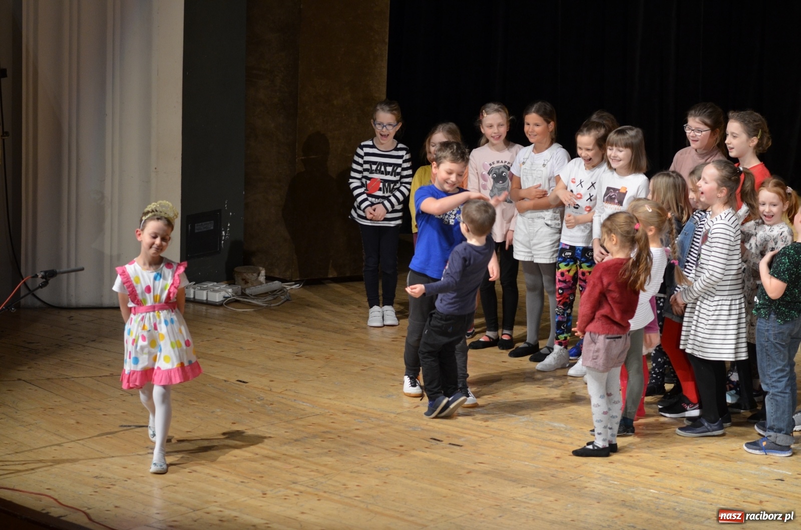 Zdjęcie w galerii na portalu naszraciborz.pl: Pięć cudownych dni zakończonych przedstawieniem  wiadomości z regionu