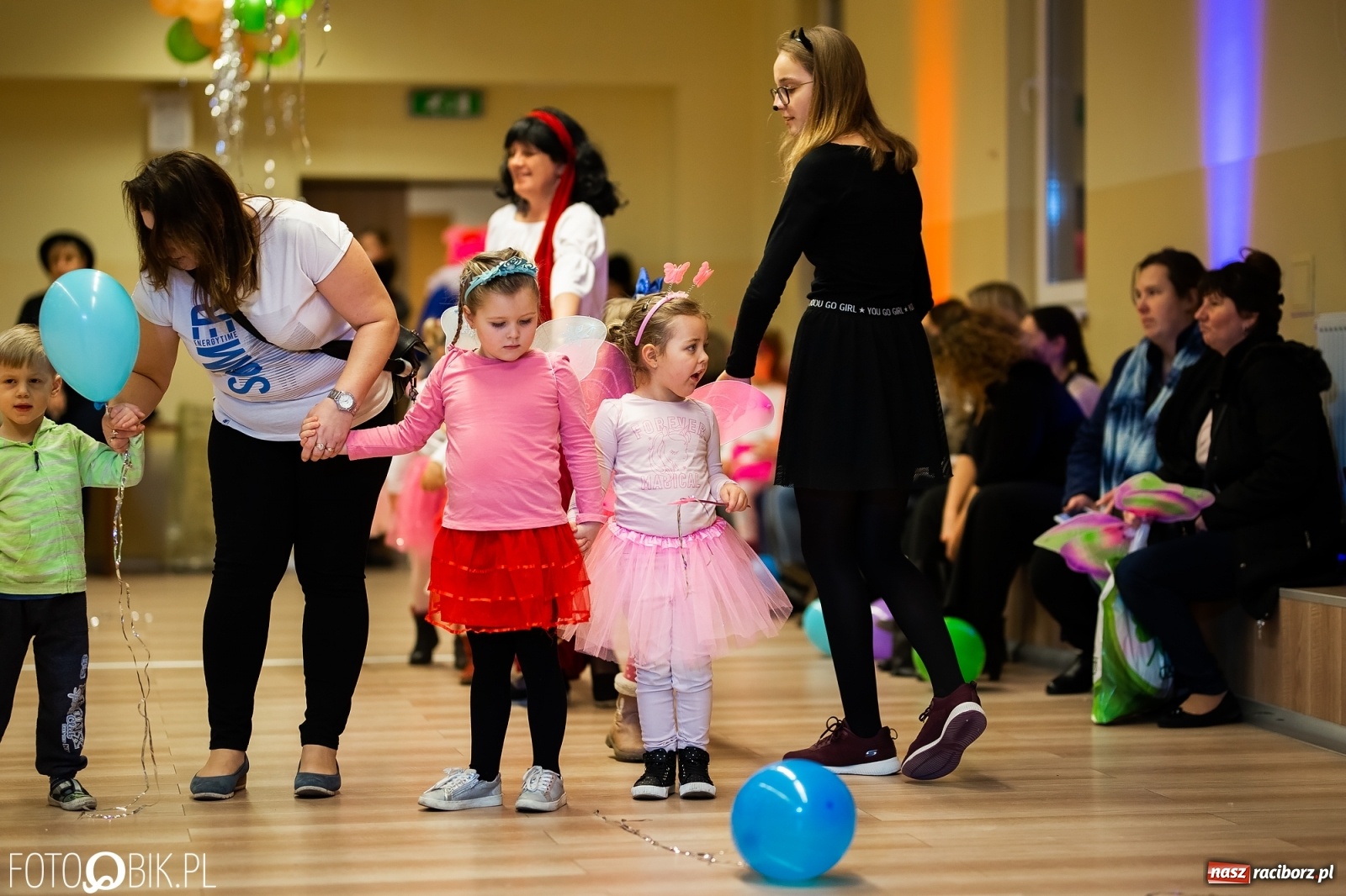 Zdjęcie w galerii na portalu naszraciborz.pl: Wielki bal przebierańców w Pietrowicach Wielkich wiadomości z regionu