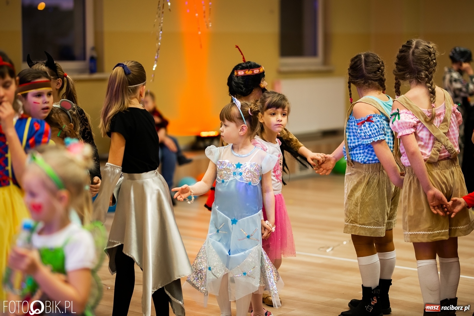 Zdjęcie w galerii na portalu naszraciborz.pl: Wielki bal przebierańców w Pietrowicach Wielkich wiadomości z regionu