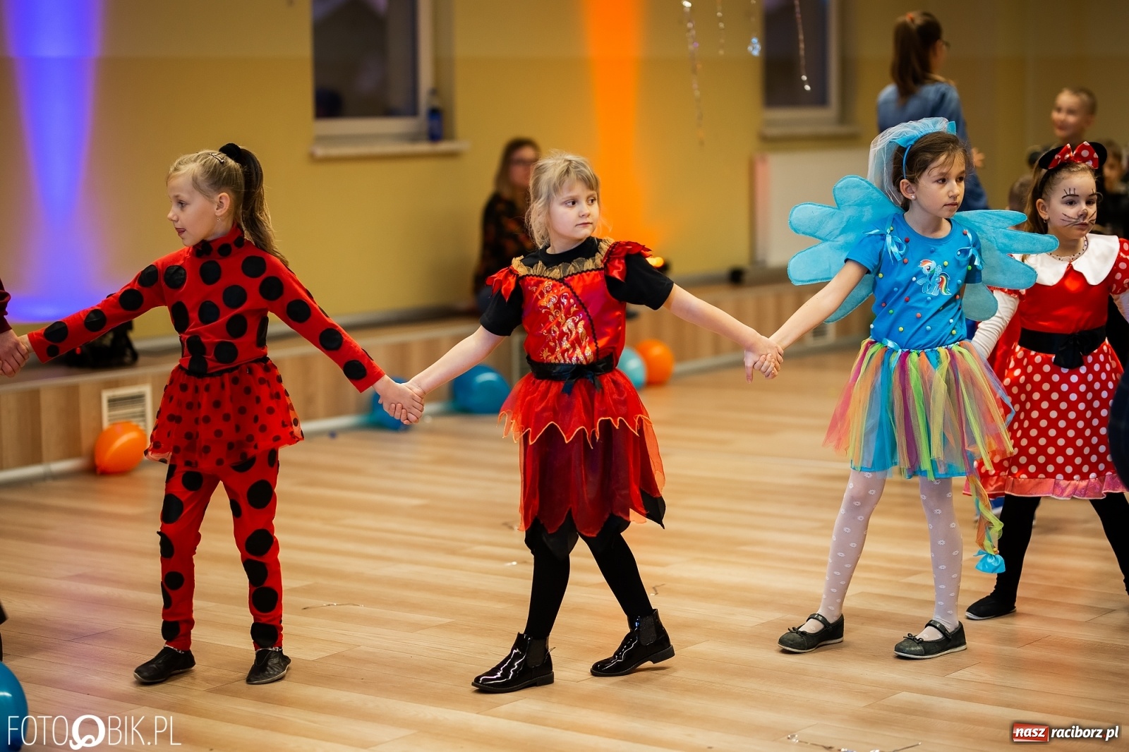 Zdjęcie w galerii na portalu naszraciborz.pl: Wielki bal przebierańców w Pietrowicach Wielkich wiadomości z regionu