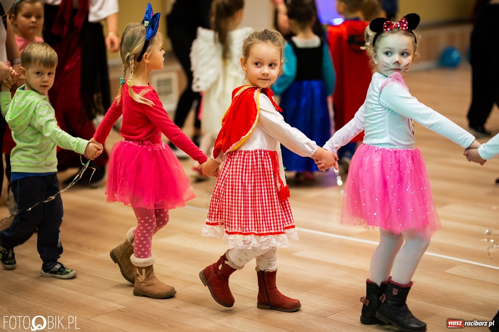 Zdjęcie w galerii na portalu naszraciborz.pl: Wielki bal przebierańców w Pietrowicach Wielkich wiadomości z regionu
