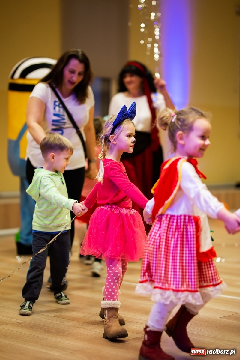 Zdjęcie w galerii na portalu naszraciborz.pl: Wielki bal przebierańców w Pietrowicach Wielkich wiadomości z regionu