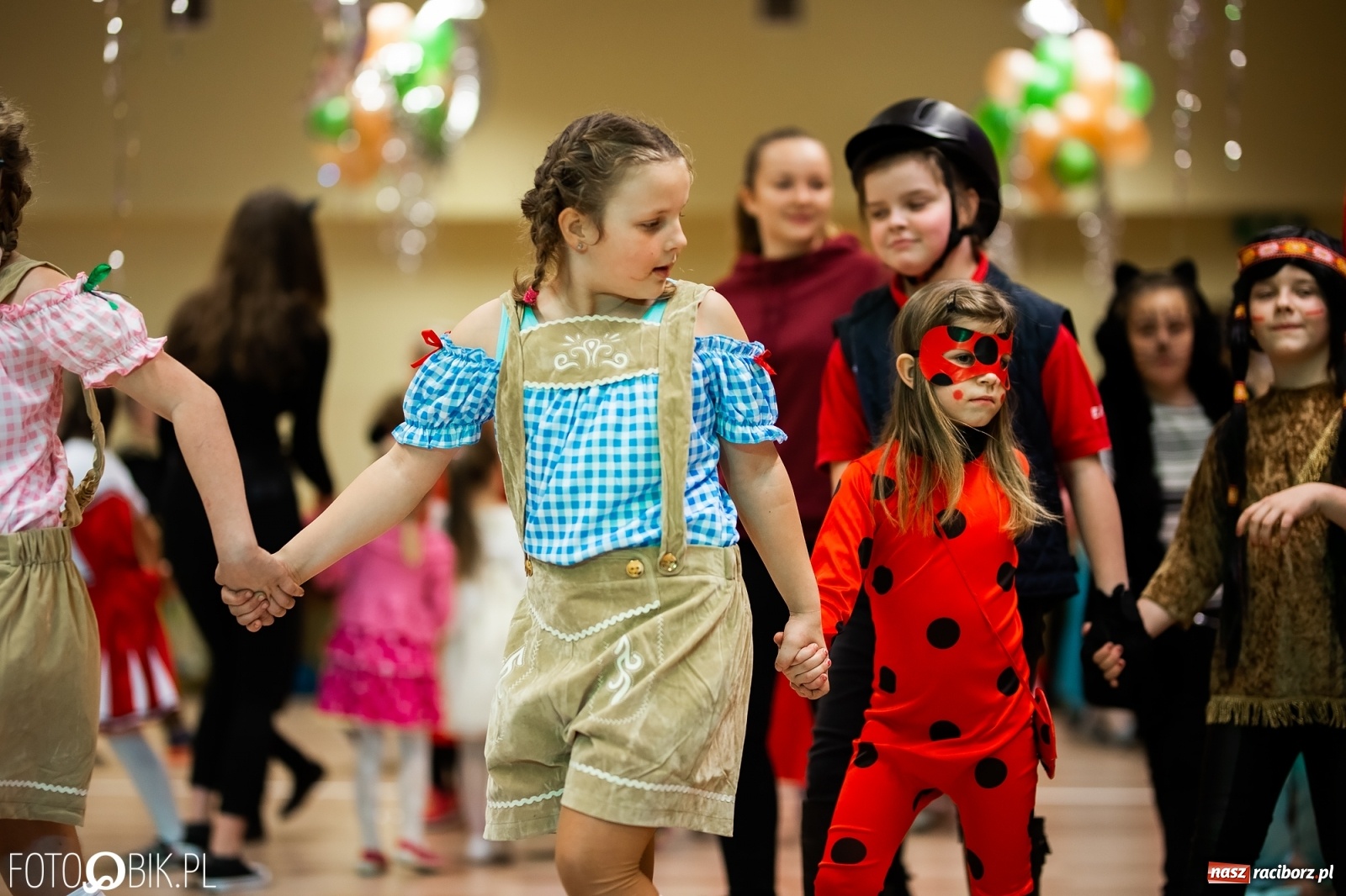 Zdjęcie w galerii na portalu naszraciborz.pl: Wielki bal przebierańców w Pietrowicach Wielkich wiadomości z regionu
