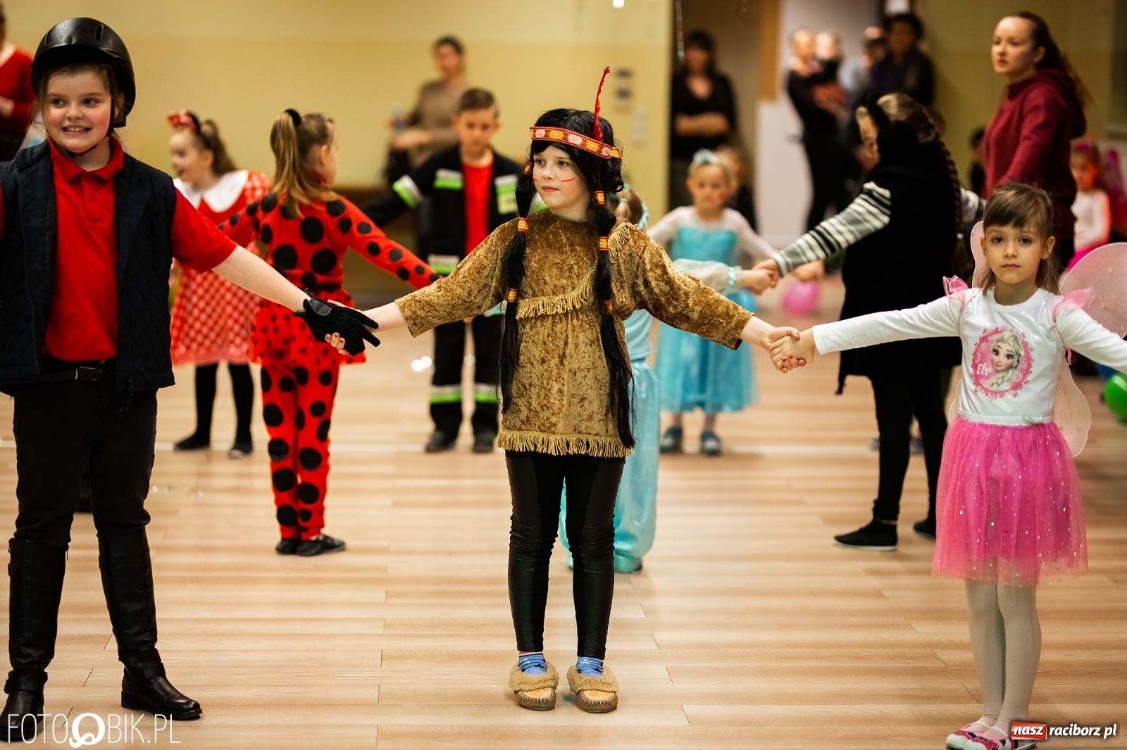 Zdjęcie w galerii na portalu naszraciborz.pl: Wielki bal przebierańców w Pietrowicach Wielkich wiadomości z regionu
