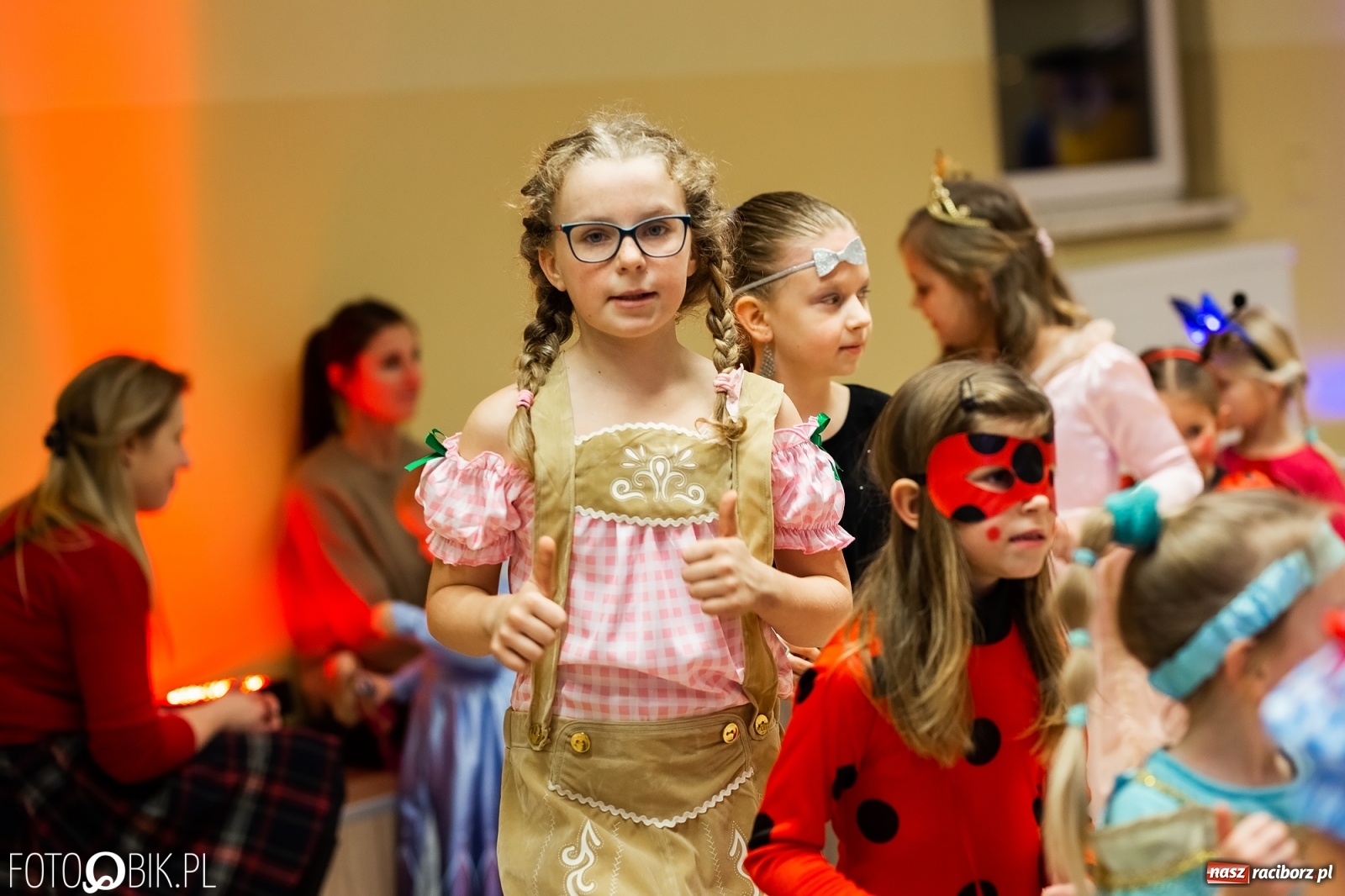 Zdjęcie w galerii na portalu naszraciborz.pl: Wielki bal przebierańców w Pietrowicach Wielkich wiadomości z regionu