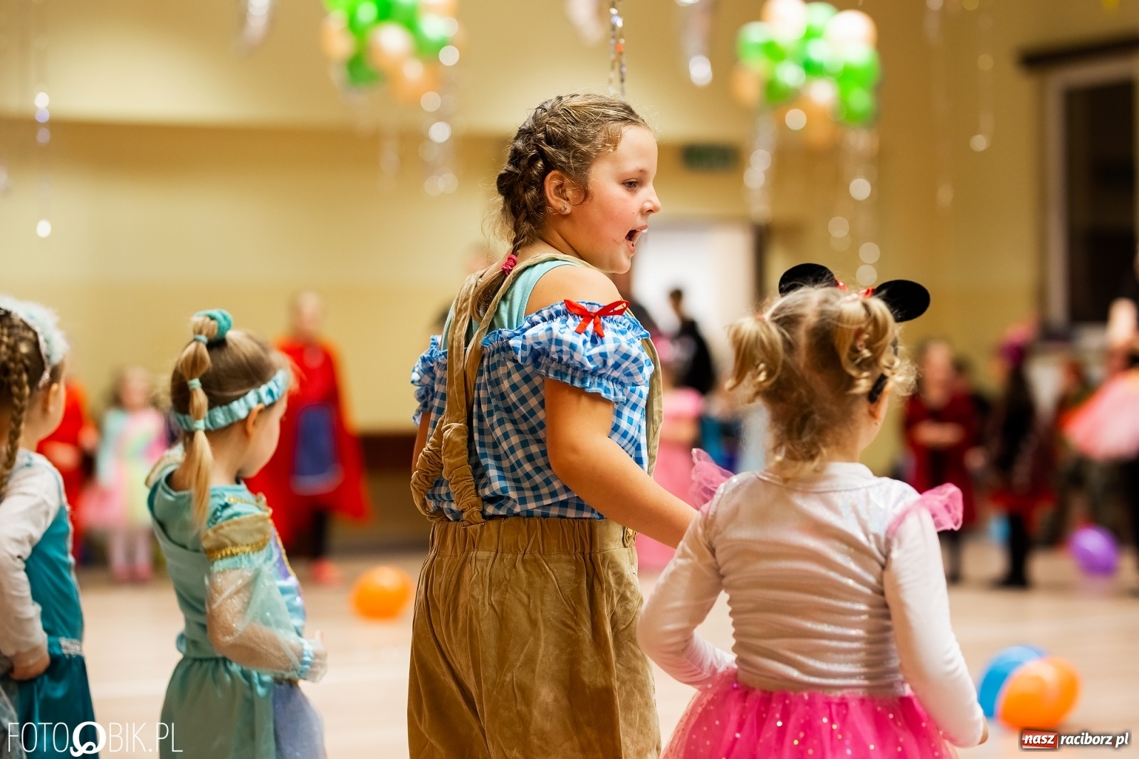 Zdjęcie w galerii na portalu naszraciborz.pl: Wielki bal przebierańców w Pietrowicach Wielkich wiadomości z regionu