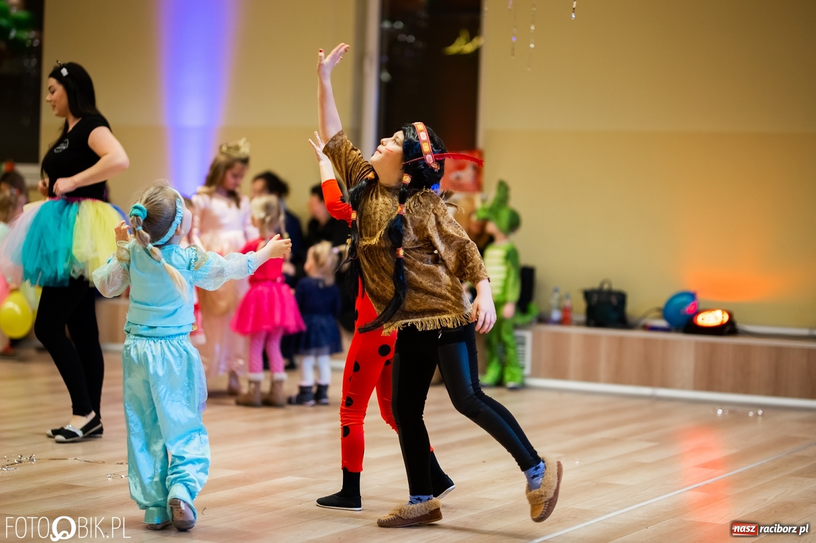 Zdjęcie w galerii na portalu naszraciborz.pl: Wielki bal przebierańców w Pietrowicach Wielkich wiadomości z regionu