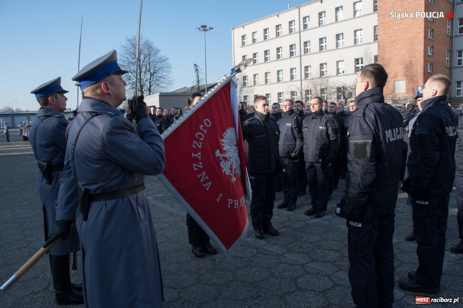 Zdjęcie w galerii na portalu naszraciborz.pl: Zimowe ślubowanie w policji. Trwa kolejny nabór  wiadomości z regionu