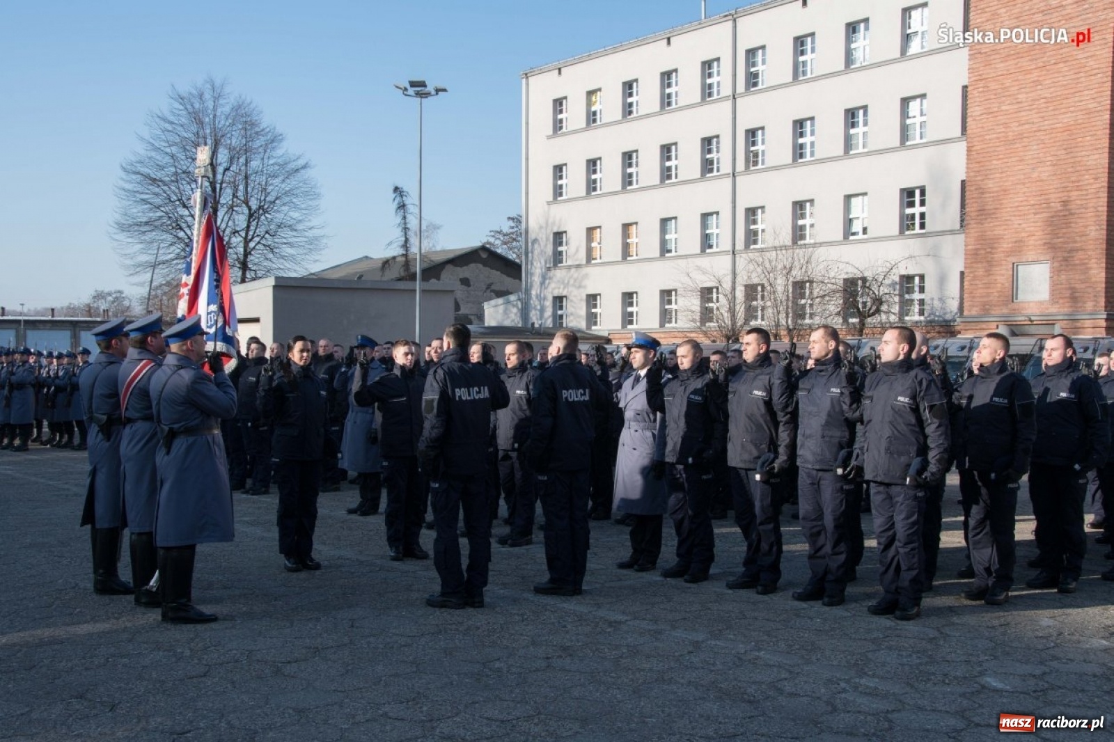 Zdjęcie w galerii na portalu naszraciborz.pl: Zimowe ślubowanie w policji. Trwa kolejny nabór  wiadomości z regionu