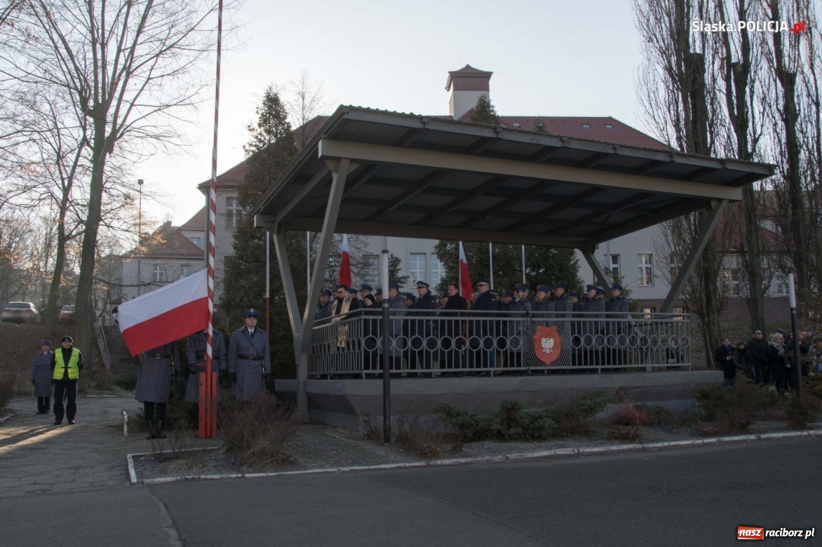 Zdjęcie w galerii na portalu naszraciborz.pl: Zimowe ślubowanie w policji. Trwa kolejny nabór  wiadomości z regionu