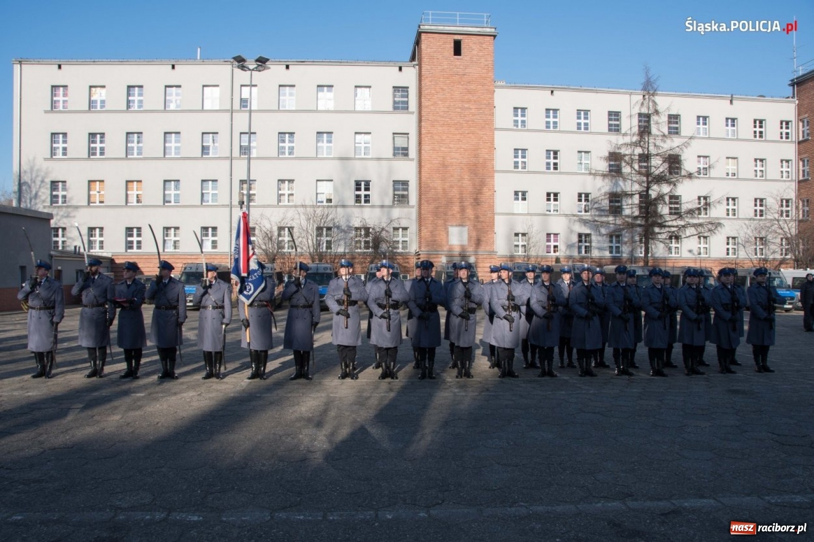 Zdjęcie w galerii na portalu naszraciborz.pl: Zimowe ślubowanie w policji. Trwa kolejny nabór  wiadomości z regionu