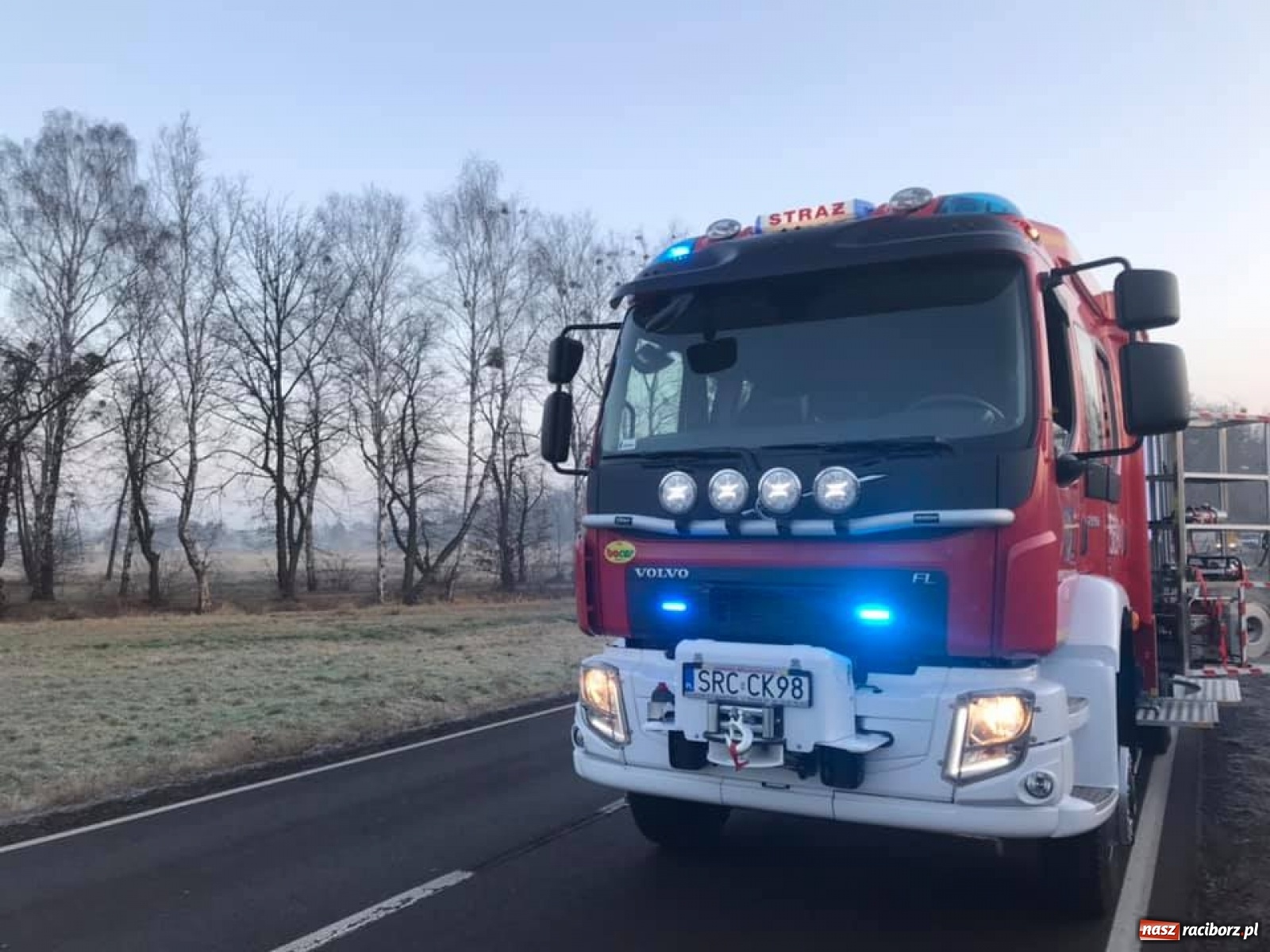 Zdjęcie w galerii na portalu naszraciborz.pl: Trzy pojazdy zderzyły się na trasie Racibórz-Rudy-Gliwice  wiadomości z regionu