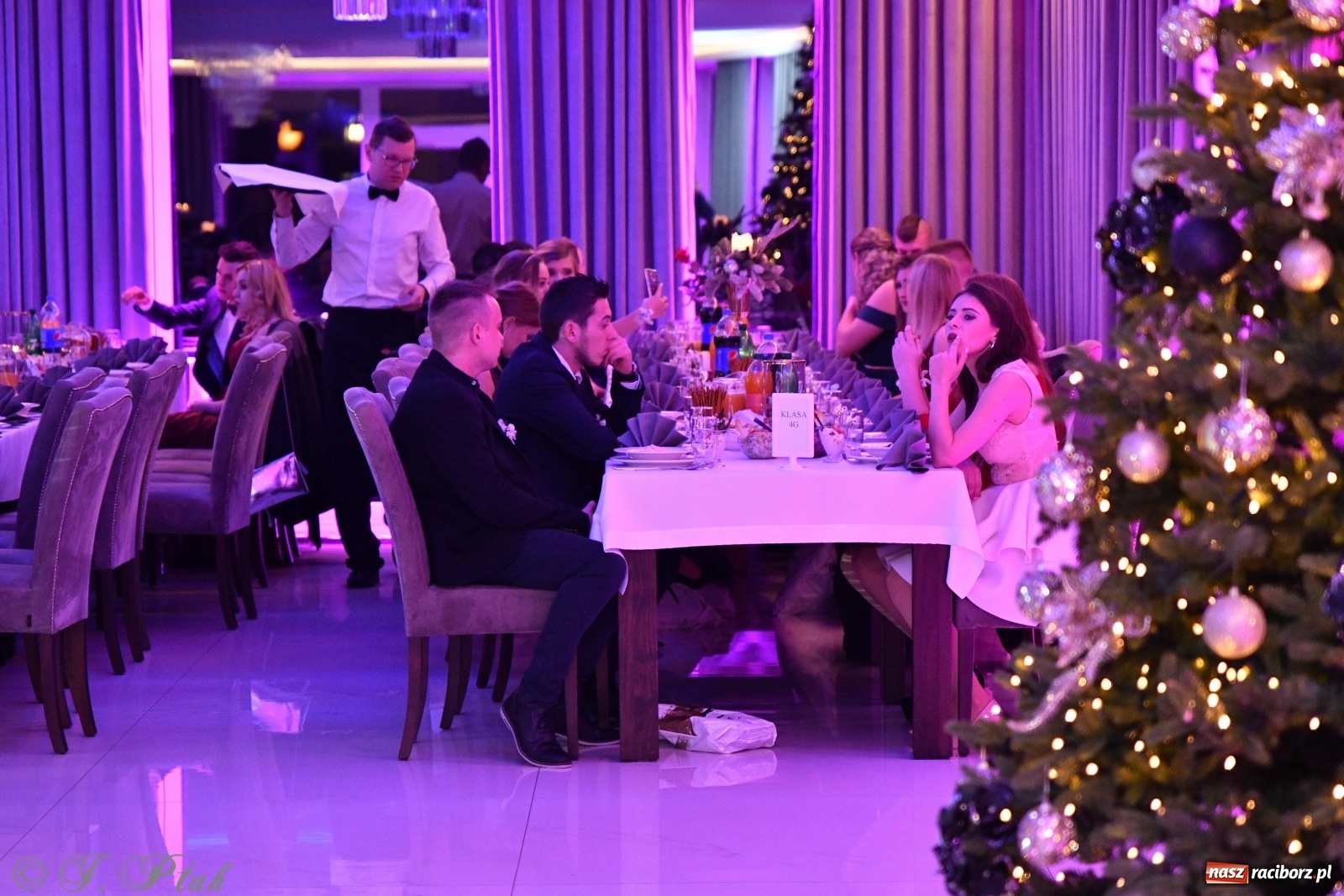 Zdjęcie w galerii na portalu naszraciborz.pl: Gastronomik i Budowlanka bawią się w Białym Domu [FOTO i WIDEO] wiadomości z regionu