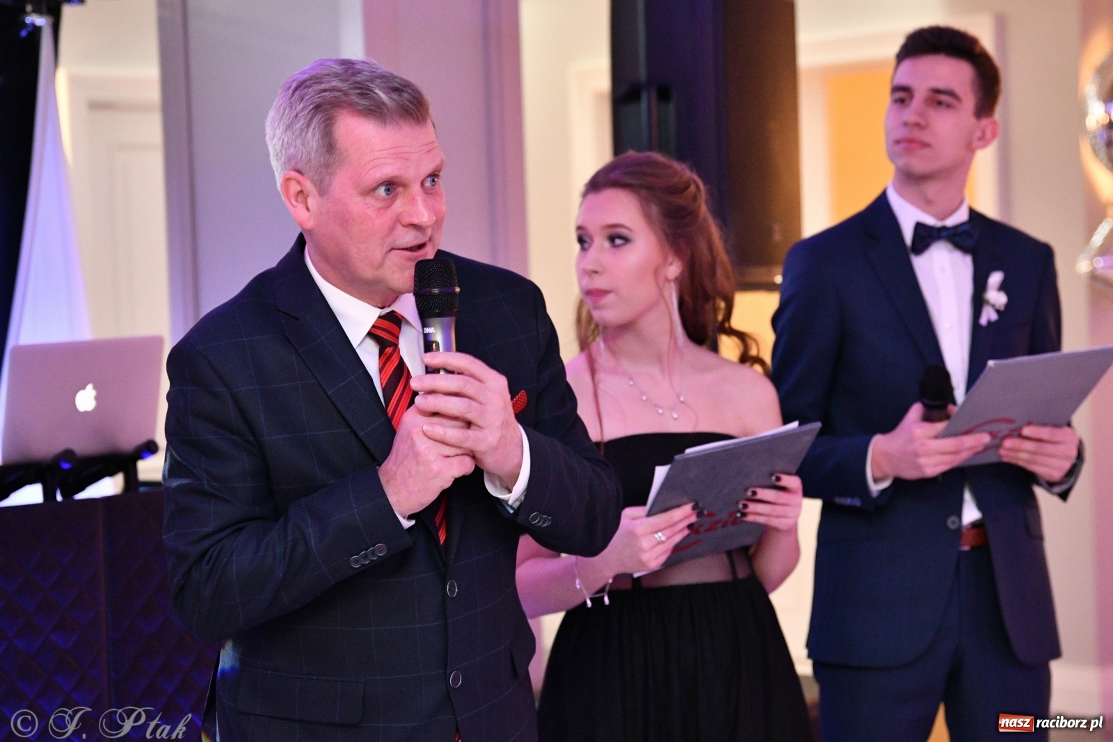 Zdjęcie w galerii na portalu naszraciborz.pl: Gastronomik i Budowlanka bawią się w Białym Domu [FOTO i WIDEO] wiadomości z regionu