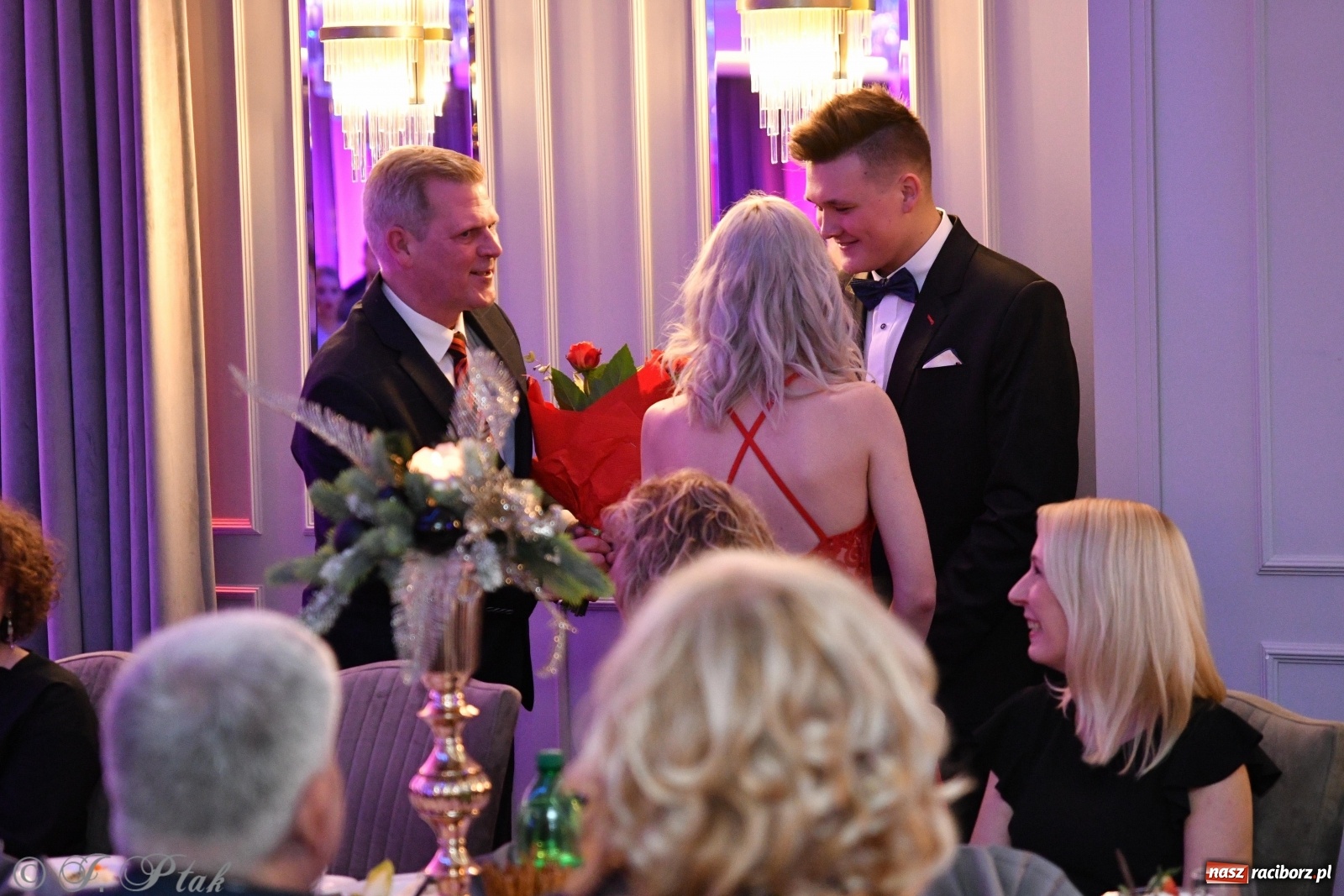 Zdjęcie w galerii na portalu naszraciborz.pl: Gastronomik i Budowlanka bawią się w Białym Domu [FOTO i WIDEO] wiadomości z regionu