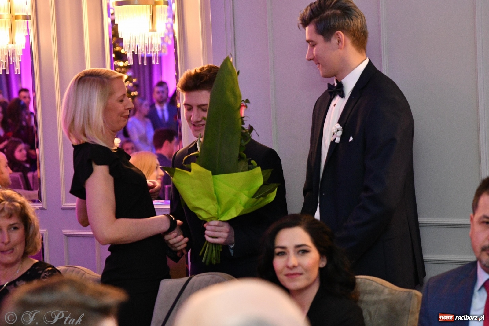 Zdjęcie w galerii na portalu naszraciborz.pl: Gastronomik i Budowlanka bawią się w Białym Domu [FOTO i WIDEO] wiadomości z regionu