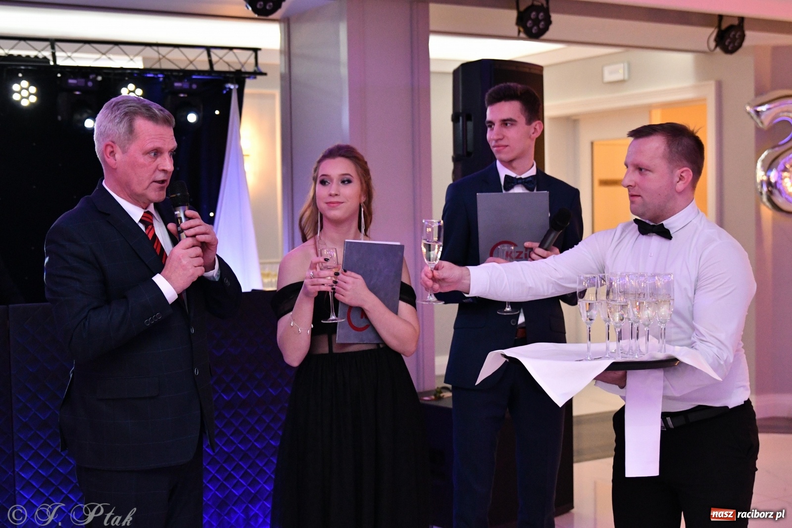 Zdjęcie w galerii na portalu naszraciborz.pl: Gastronomik i Budowlanka bawią się w Białym Domu [FOTO i WIDEO] wiadomości z regionu