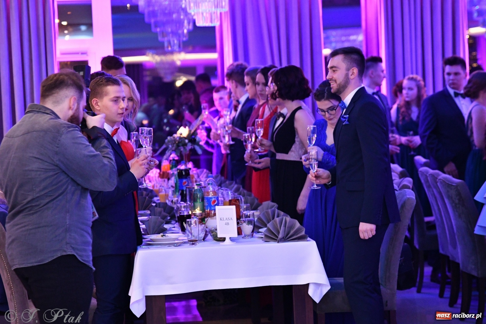 Zdjęcie w galerii na portalu naszraciborz.pl: Gastronomik i Budowlanka bawią się w Białym Domu [FOTO i WIDEO] wiadomości z regionu