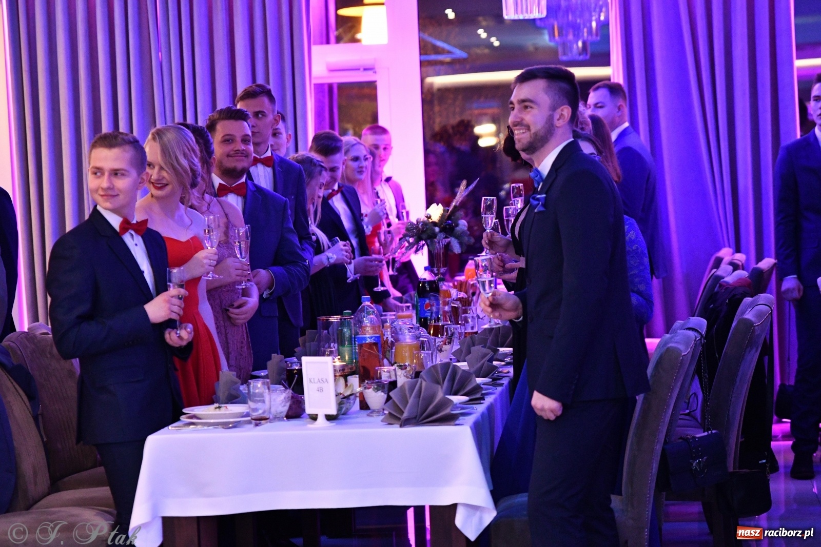 Zdjęcie w galerii na portalu naszraciborz.pl: Gastronomik i Budowlanka bawią się w Białym Domu [FOTO i WIDEO] wiadomości z regionu